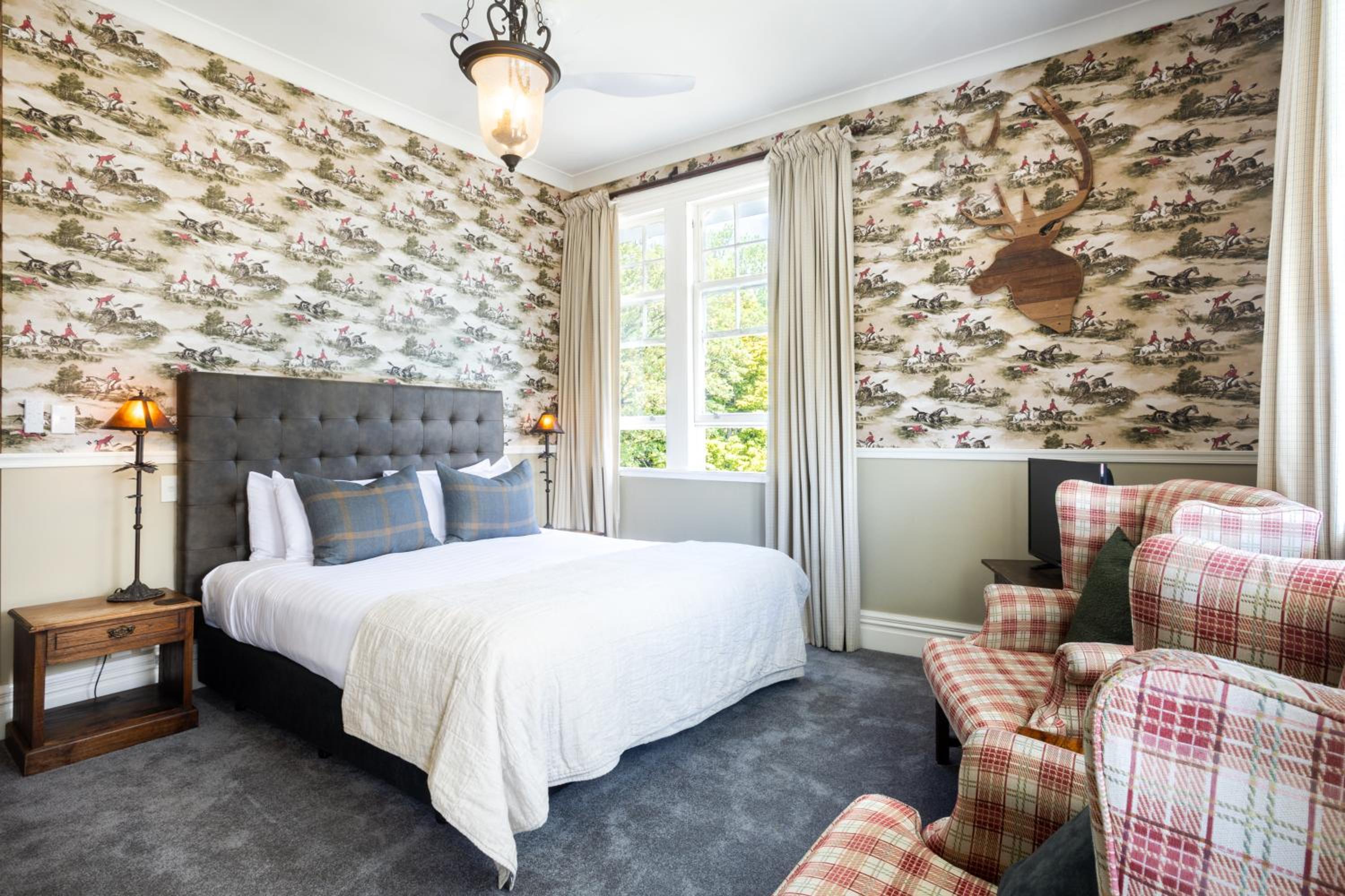 Hunter Suite