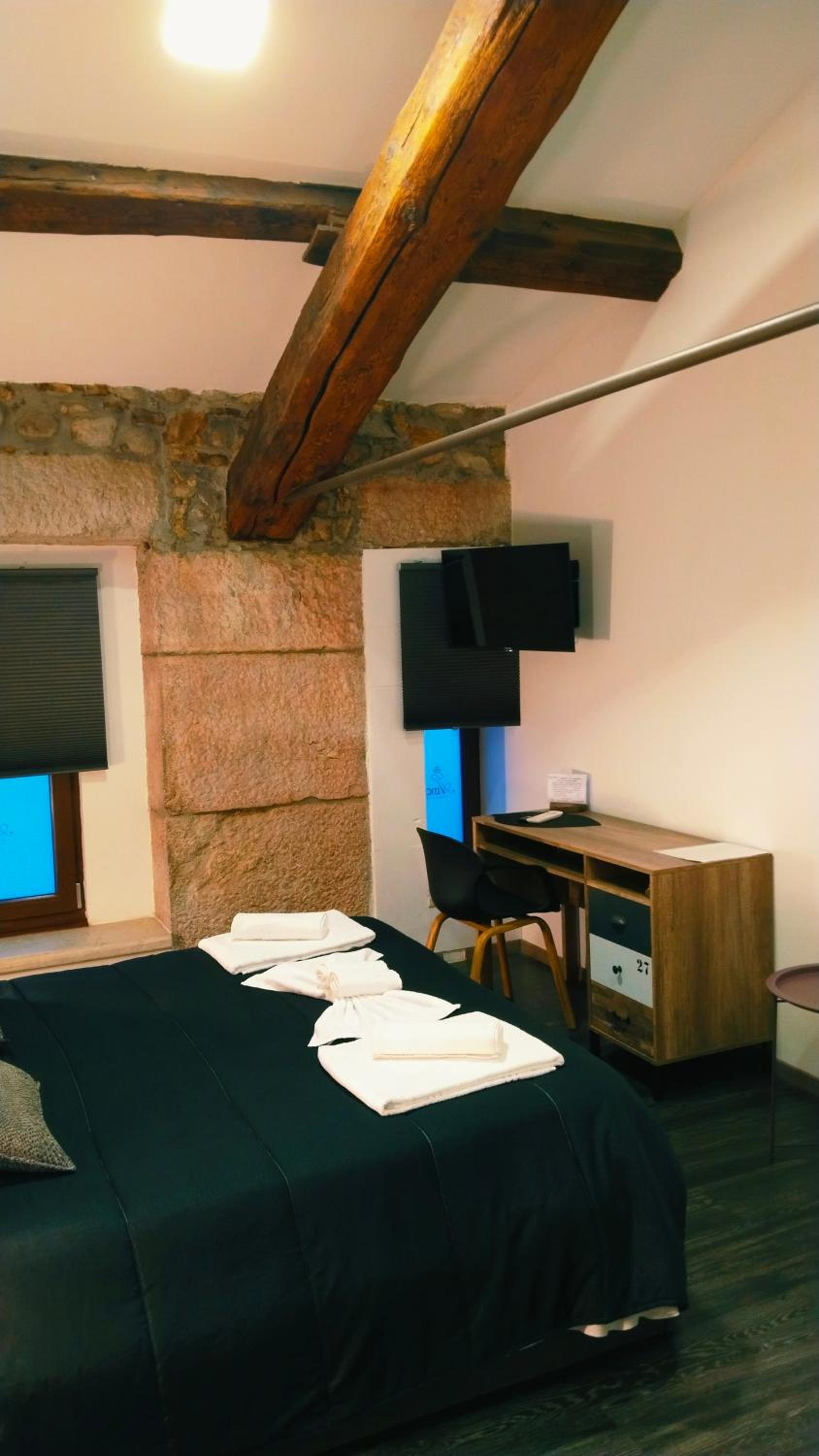 Standard Queen Room