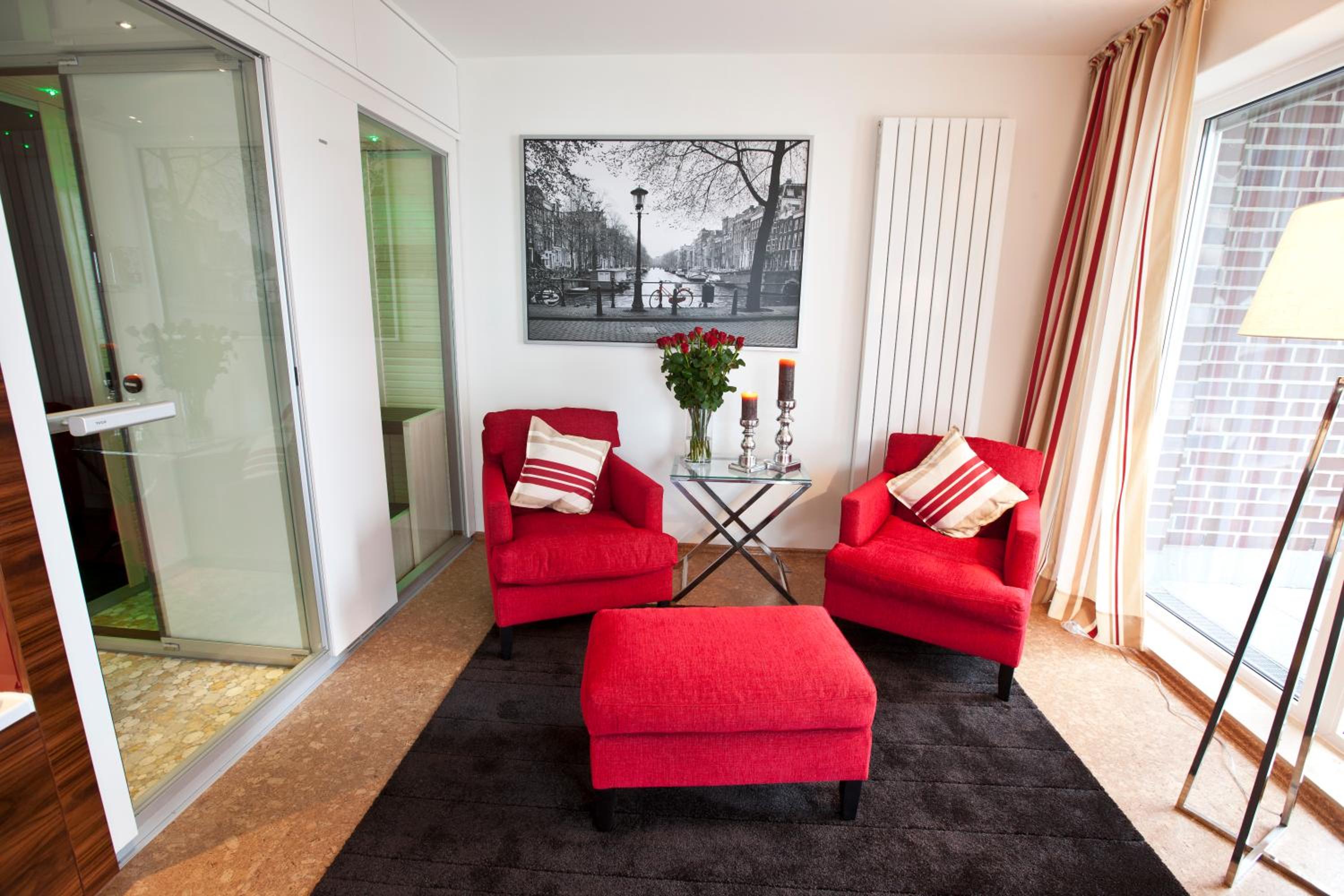 Suite with Whirlpool - Photo 2