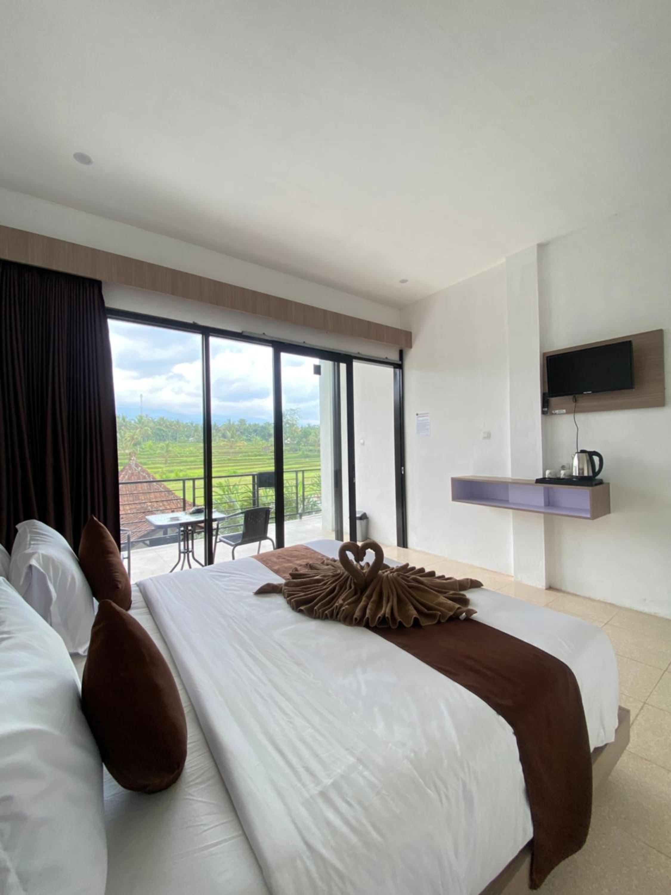 Deluxe Double or Twin Room with Mountain View - Photo 1