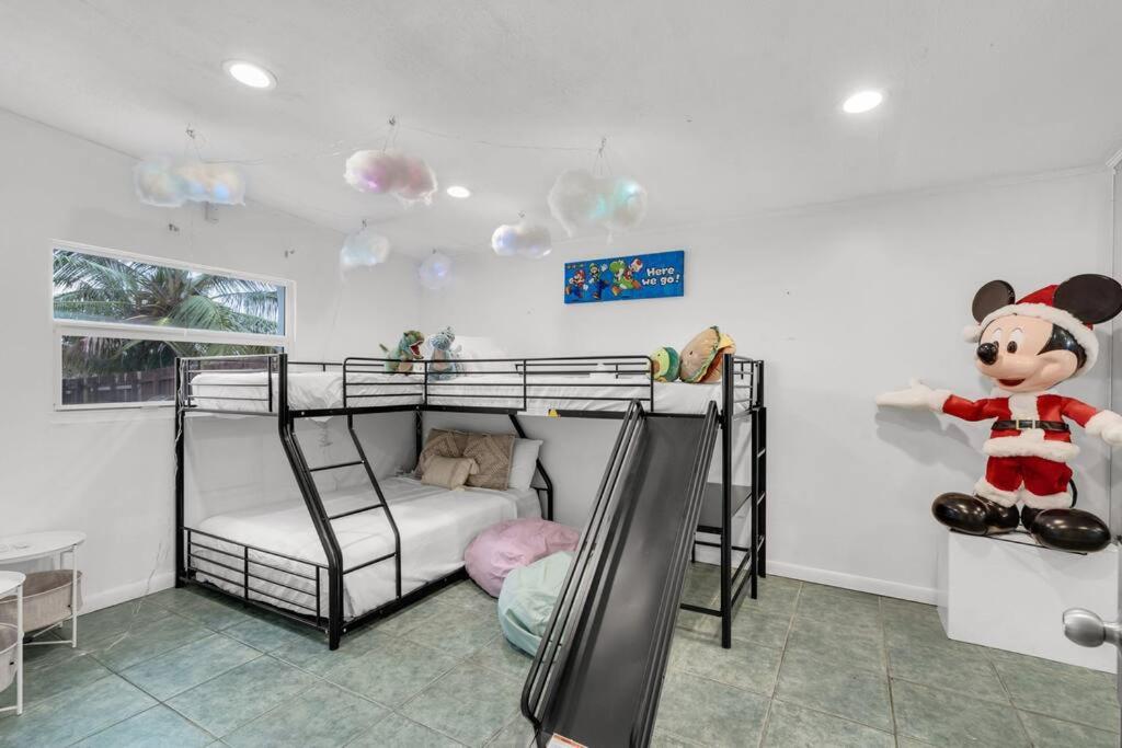 Four-Bedroom House photo 1