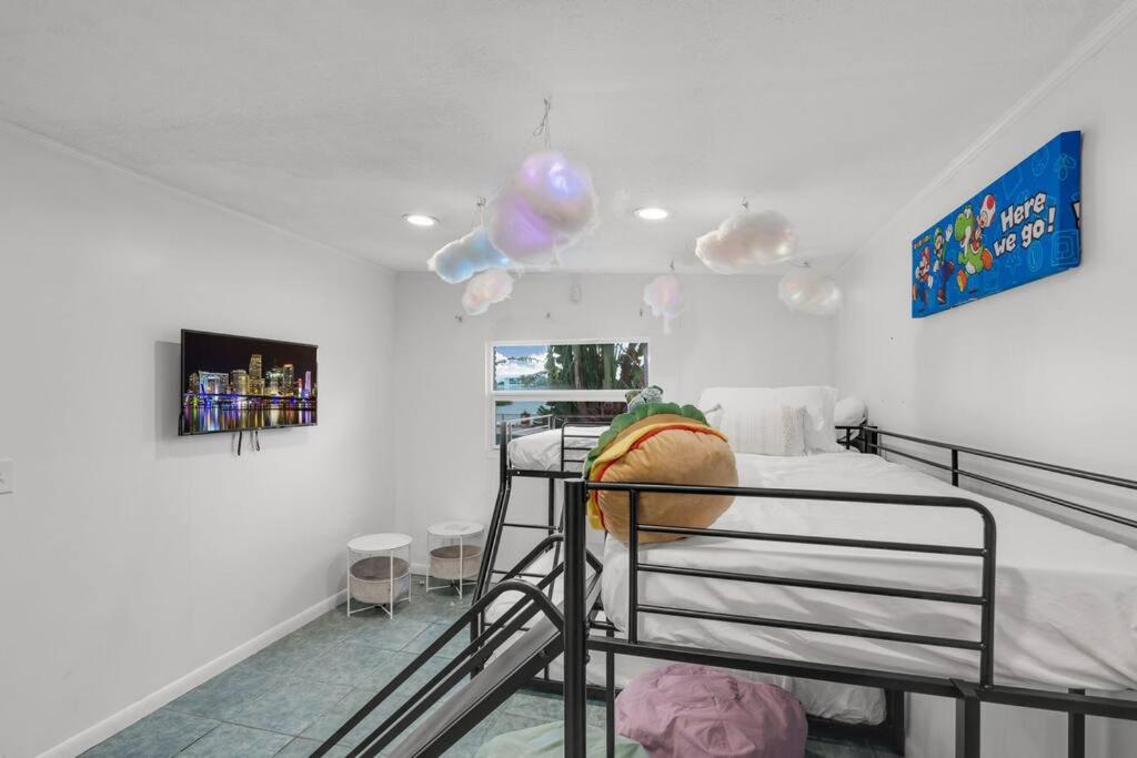Four-Bedroom House photo 2