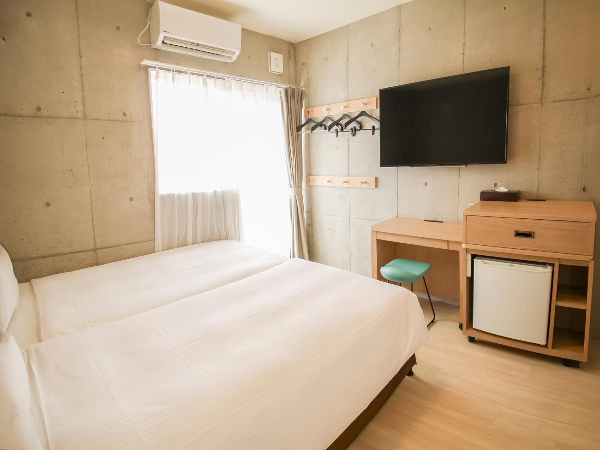Standard Twin Room - Photo 12