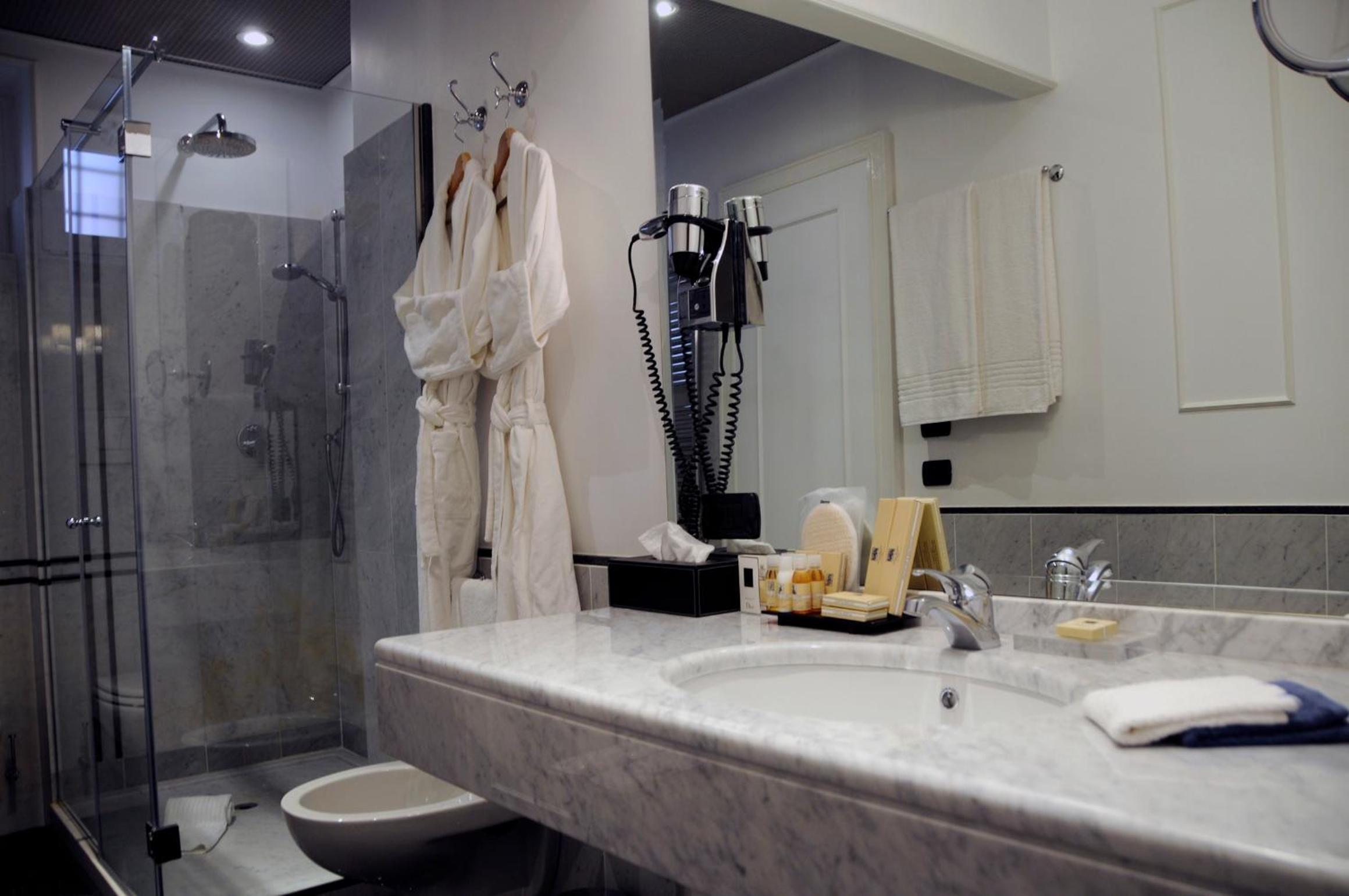 Green Suite photo 2