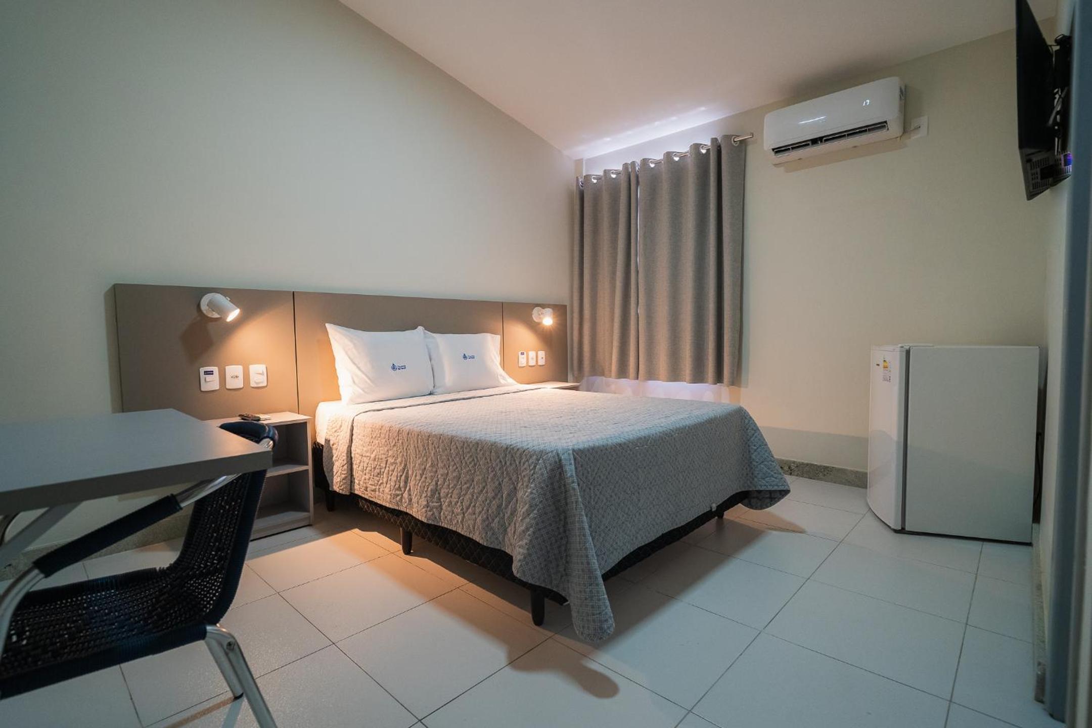 Standard Double Room - Photo 12