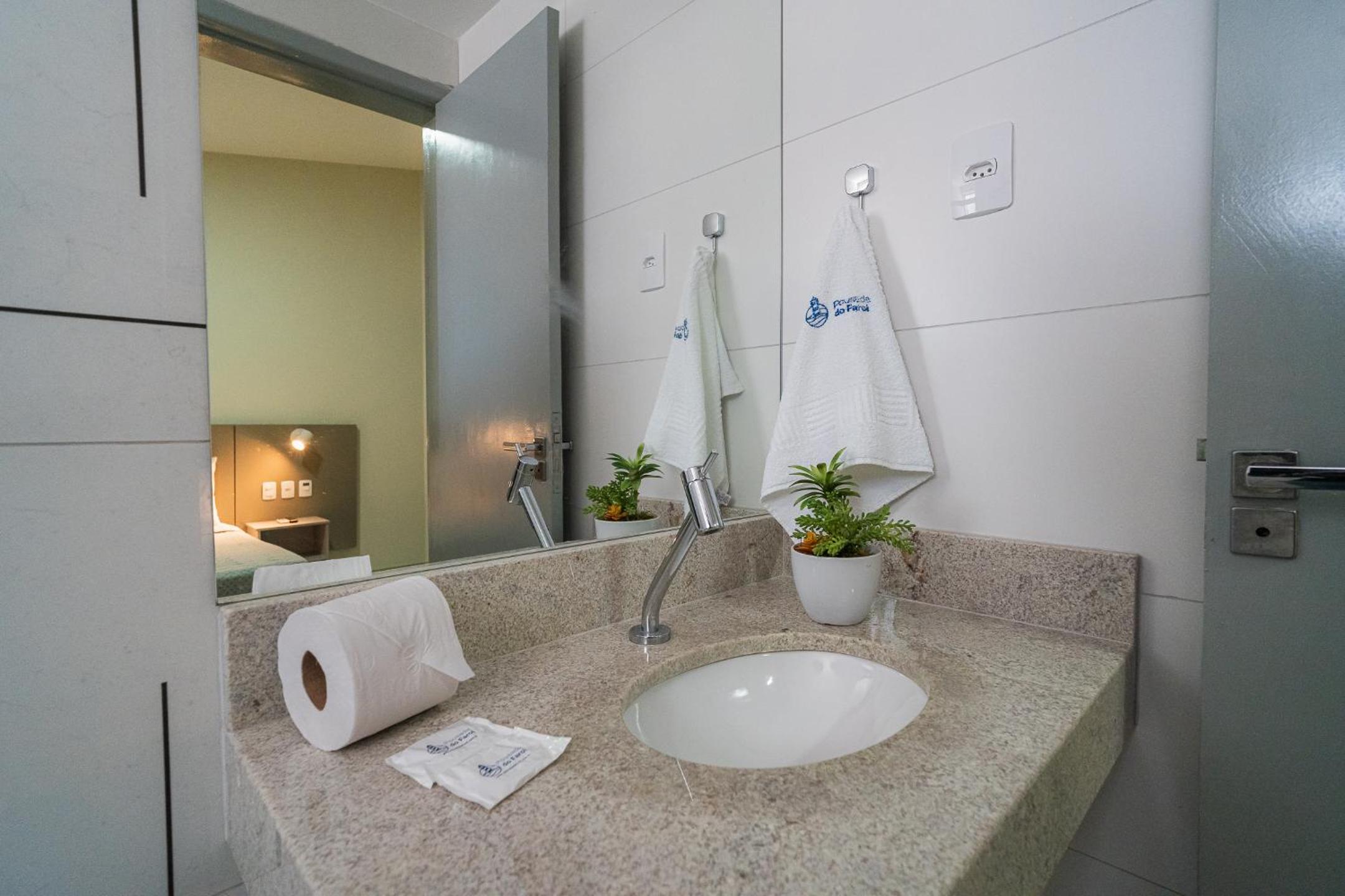 Standard Double Room - Photo 7