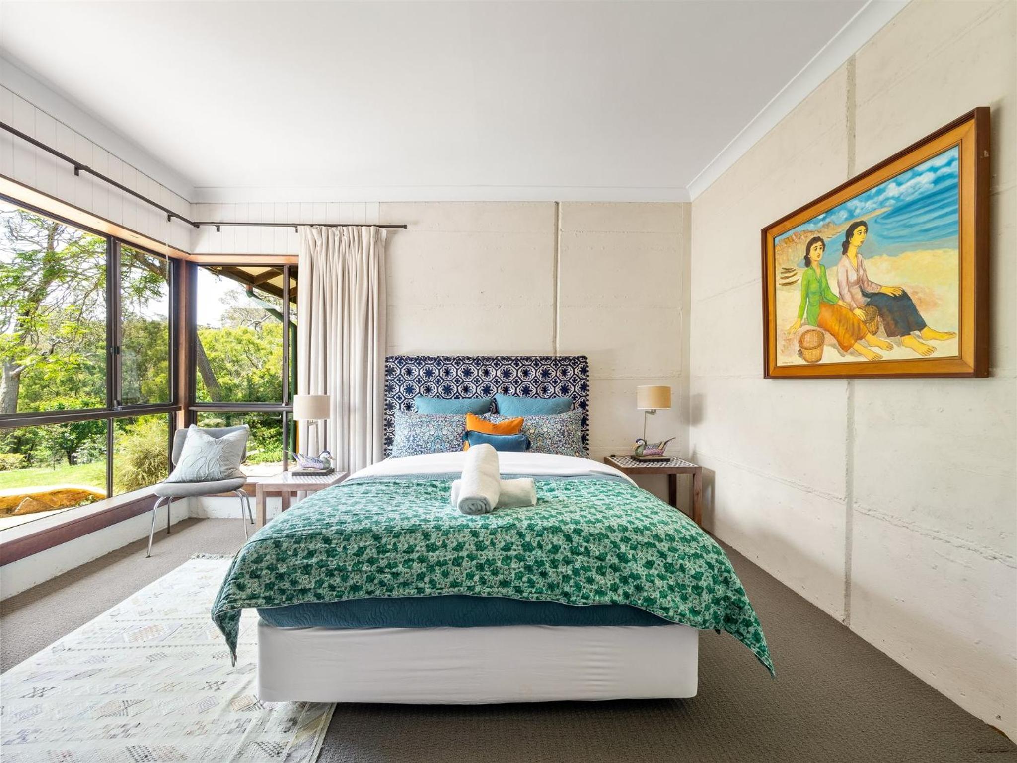 Four-Bedroom House photo 1