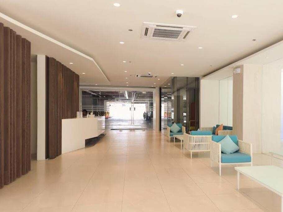 One-Bedroom Apartment with Balcony photo 2