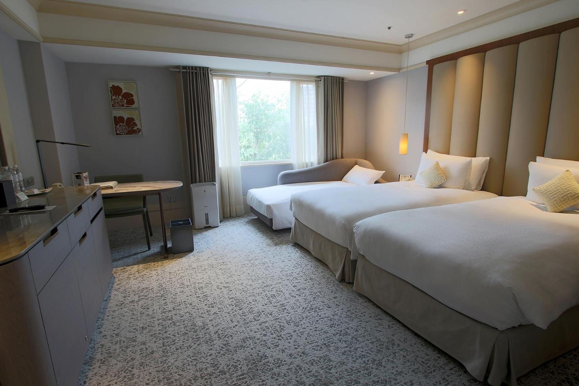 Premier Triple Room