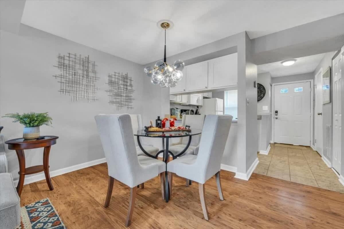 Apartment photo 2