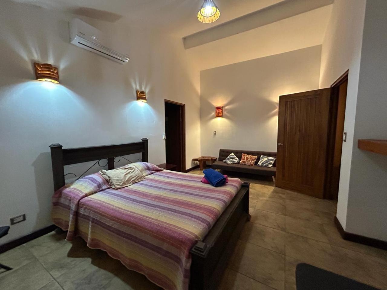 Four-Bedroom House photo 1