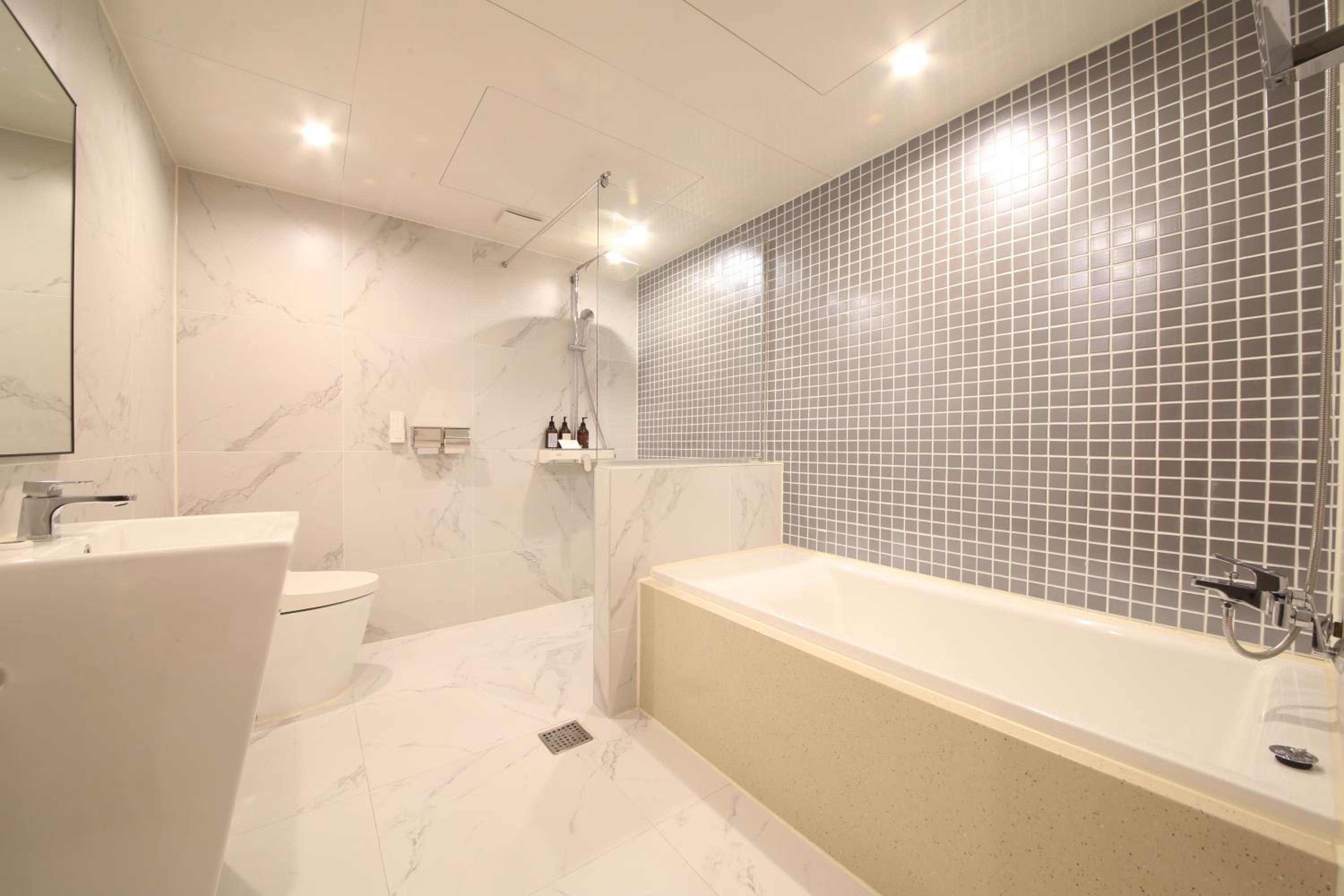 Double Room with 2 Premium High Performance PC - Photo 10