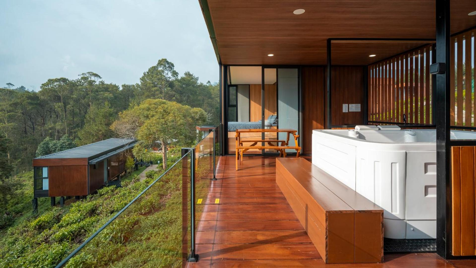Royal Hot Tub with Extrabed photo 3