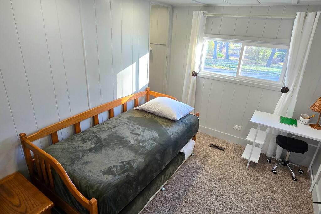 Five-Bedroom House photo 1