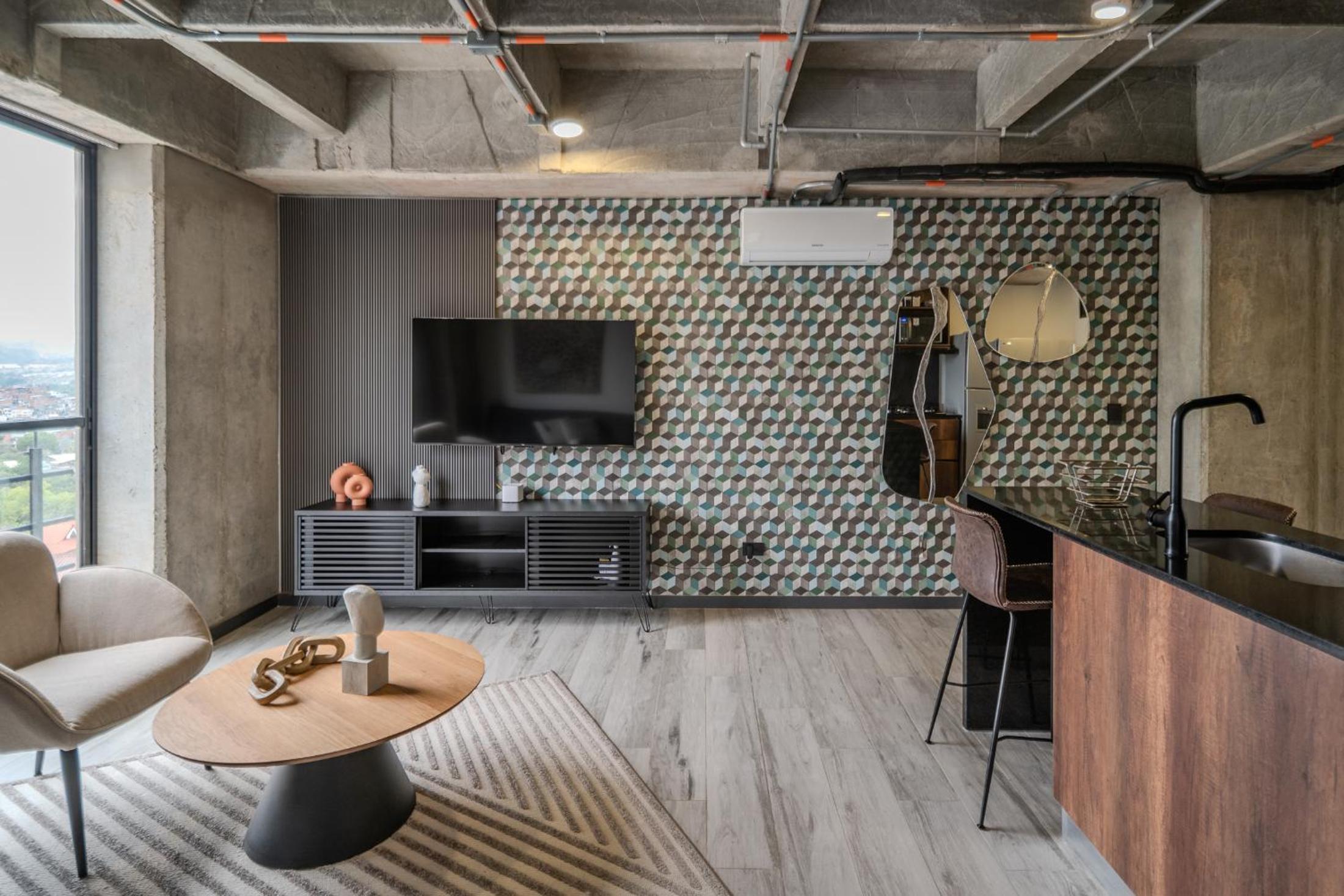 Superior One-Bedroom Apartment