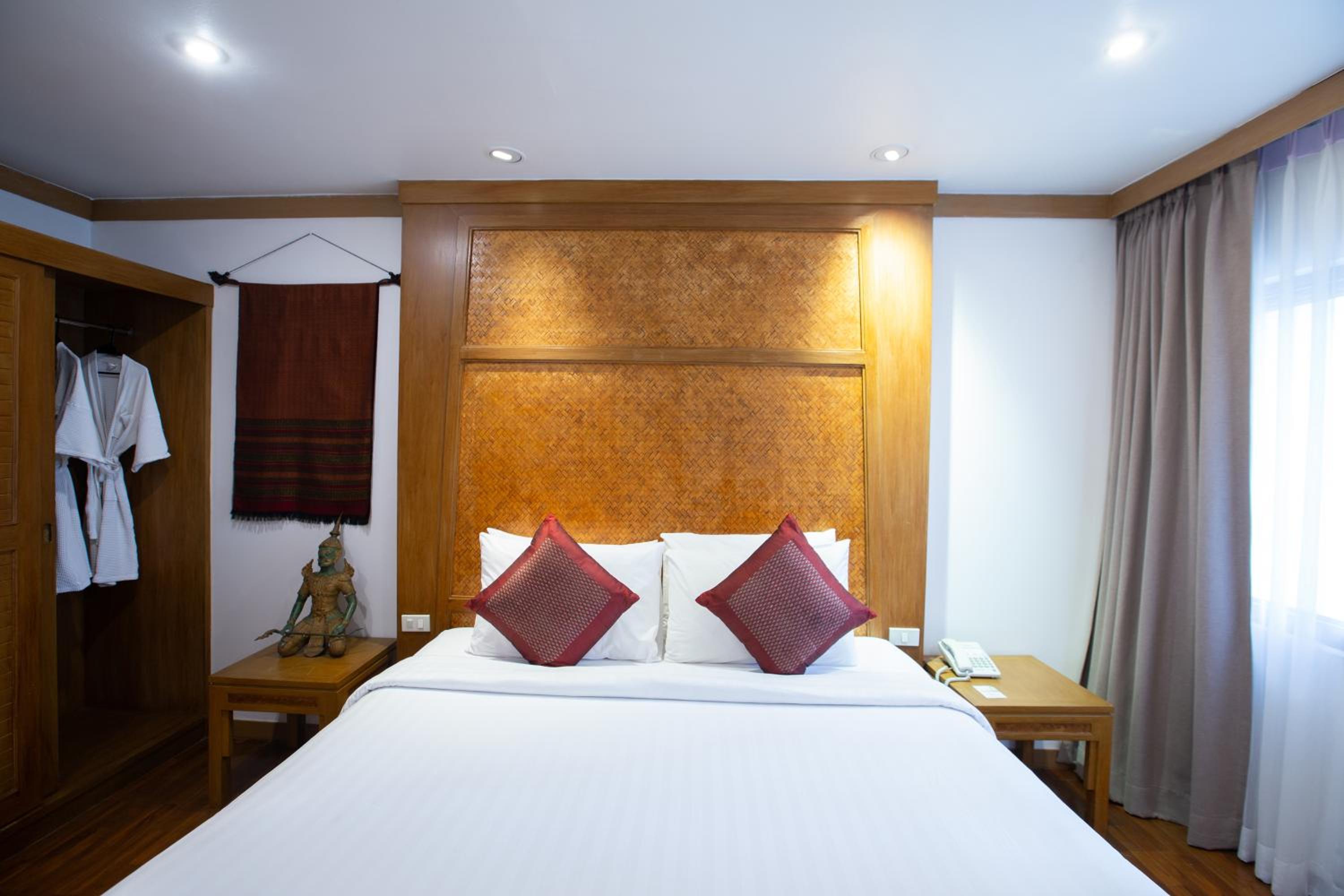 One-Bedroom Suite photo 3