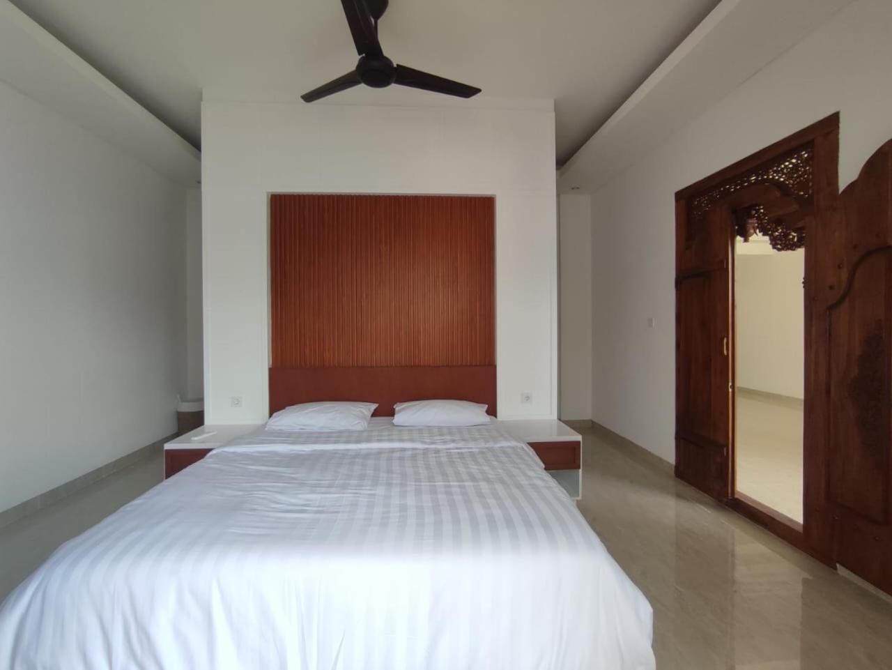 Two-Bedroom Villa - Photo 11