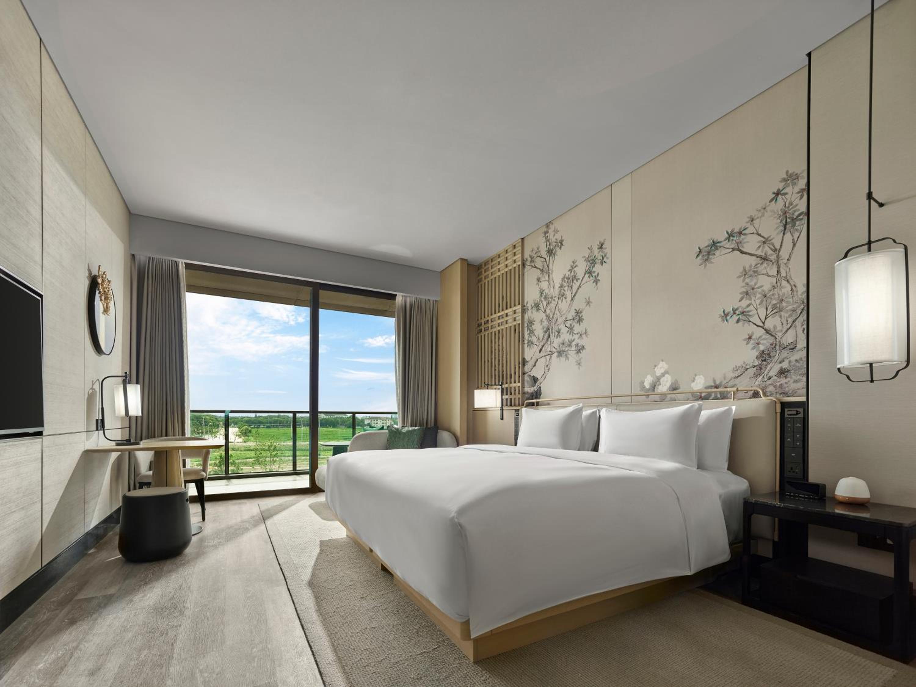 Village View King Room