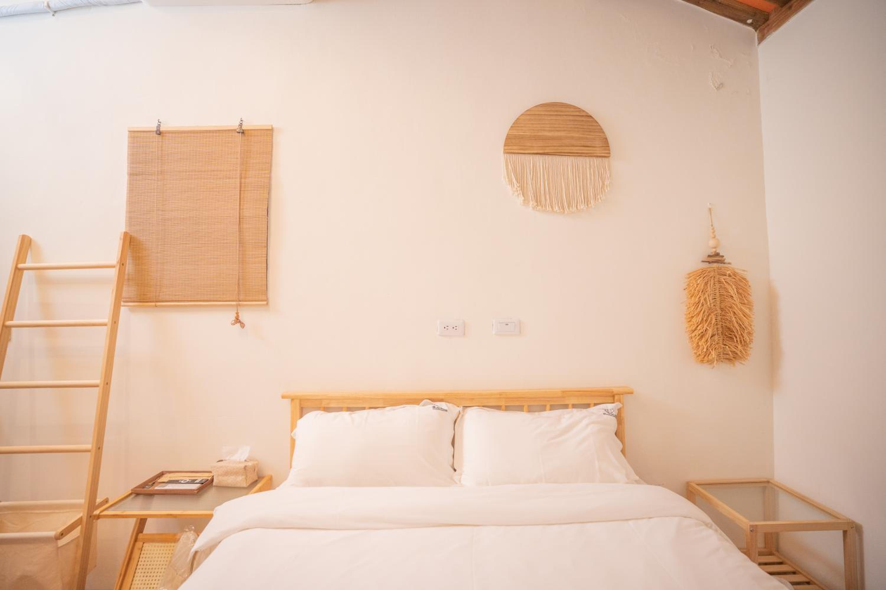 Double Room with Private Bathroom - Photo 4