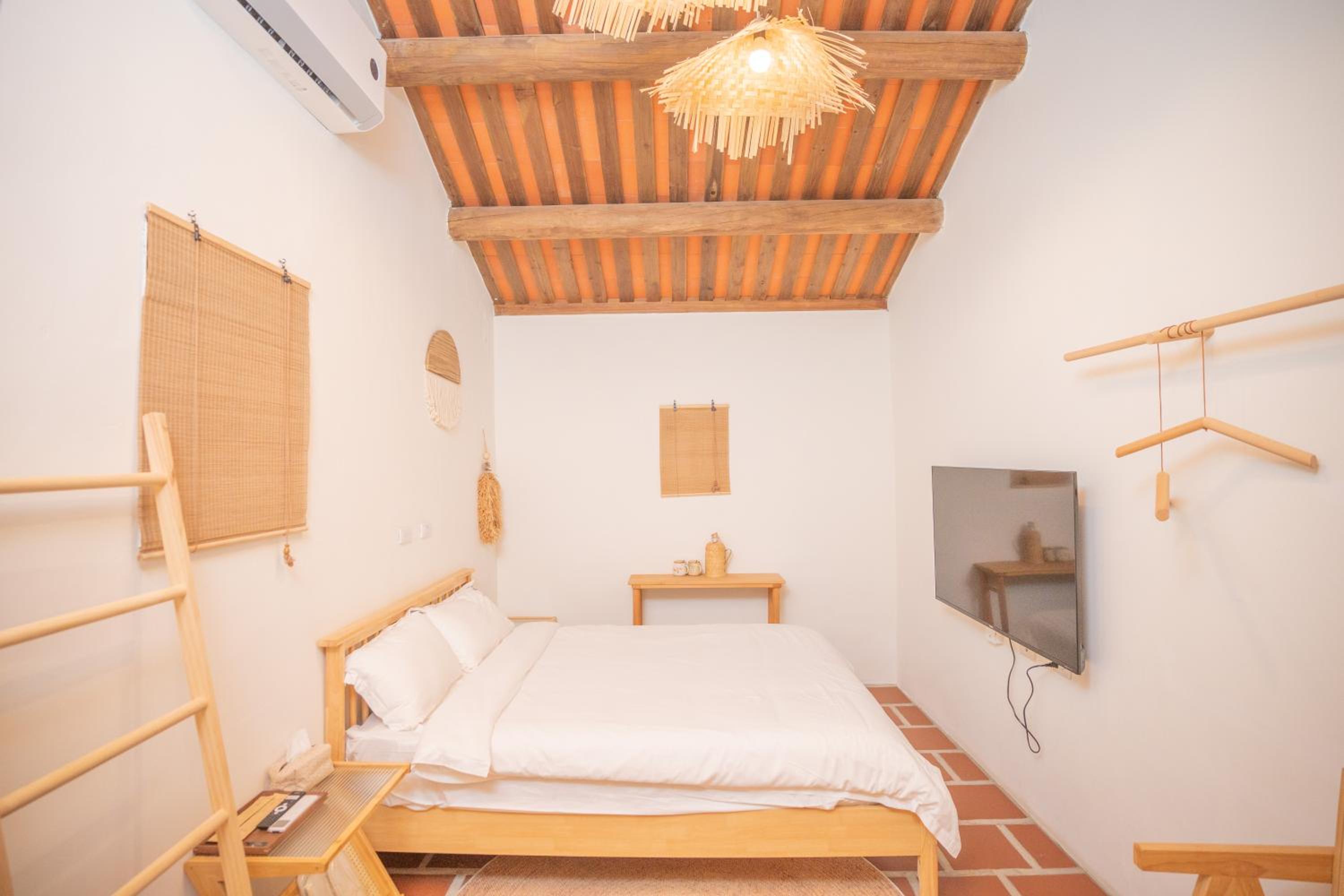 Double Room with Private Bathroom - Photo 3