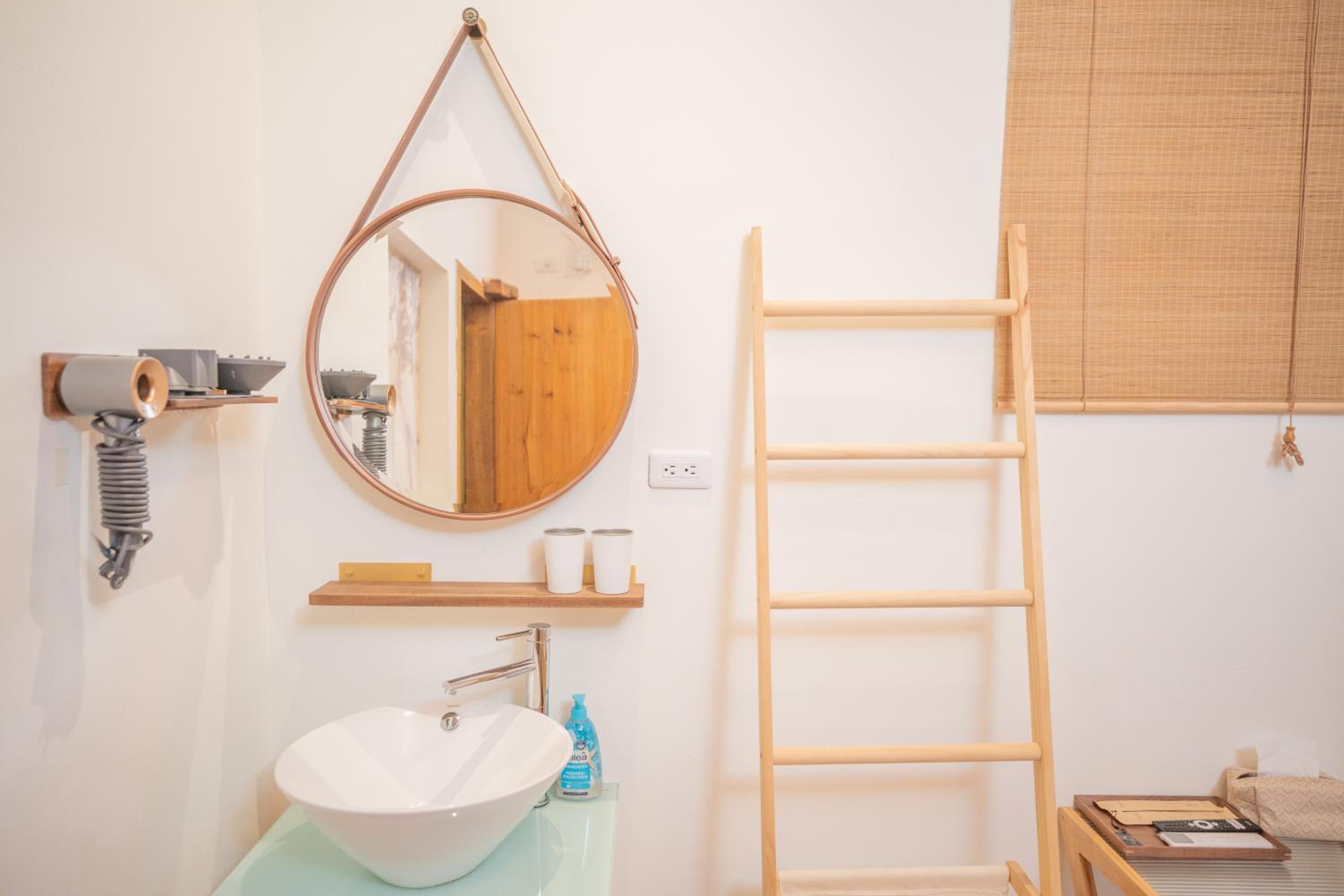 Double Room with Private Bathroom - Photo 2