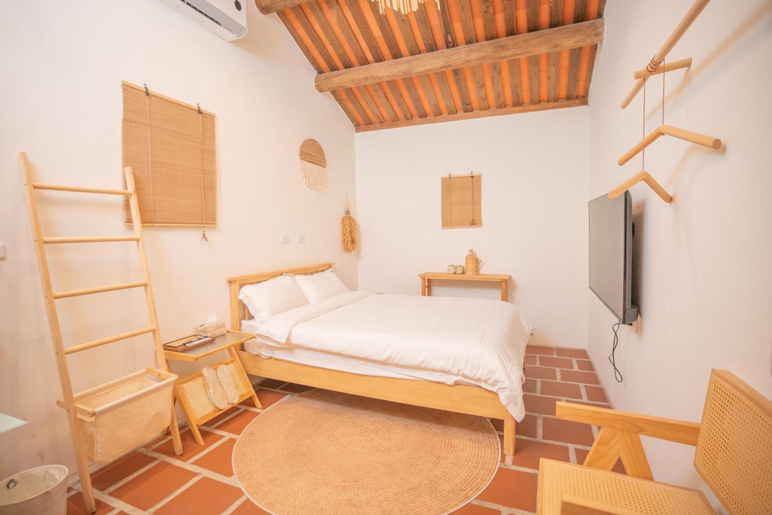 Double Room with Private Bathroom - Photo 5
