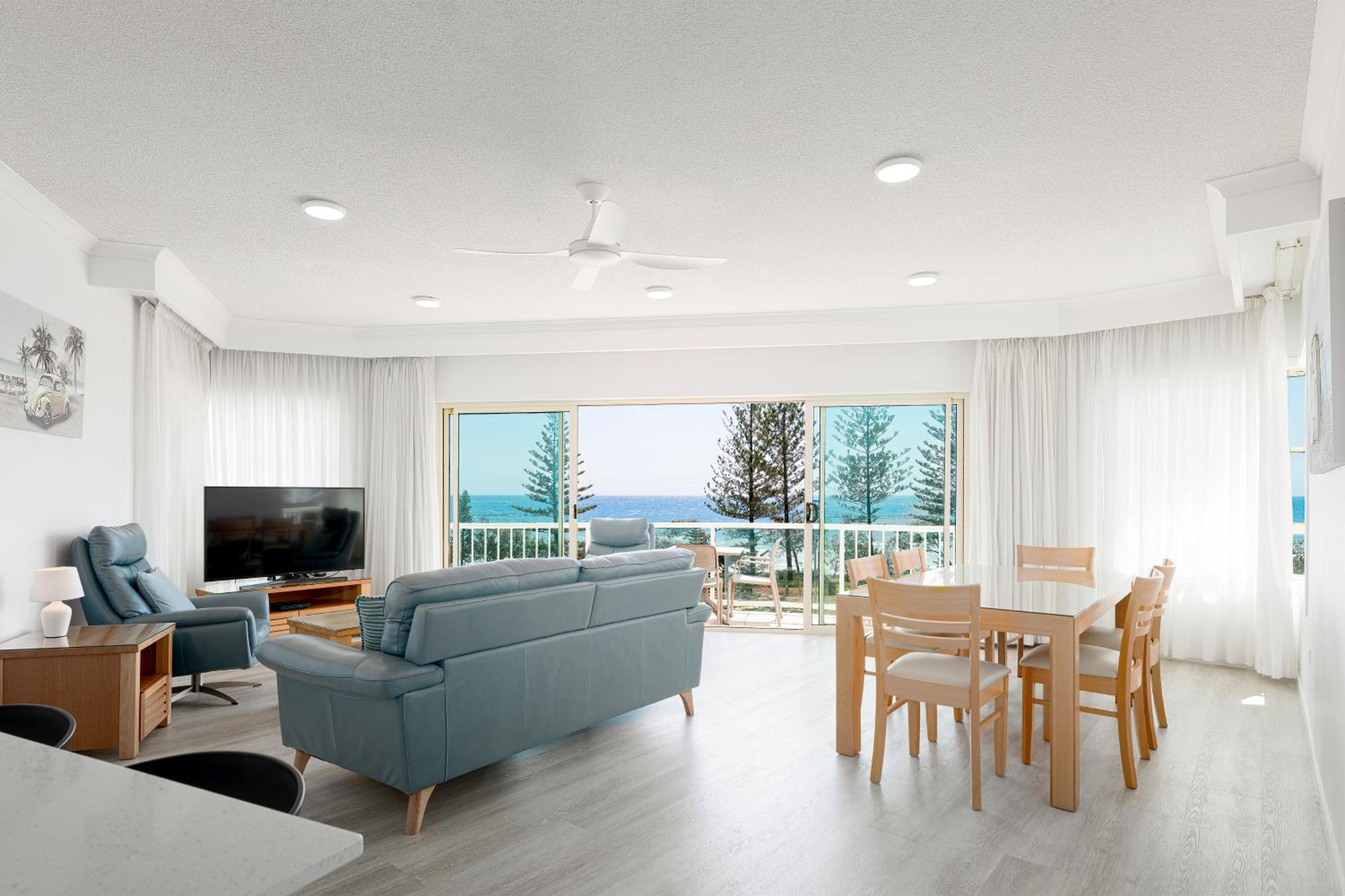 Deluxe Two-Bedroom Apartment with Spa Bath photo 1
