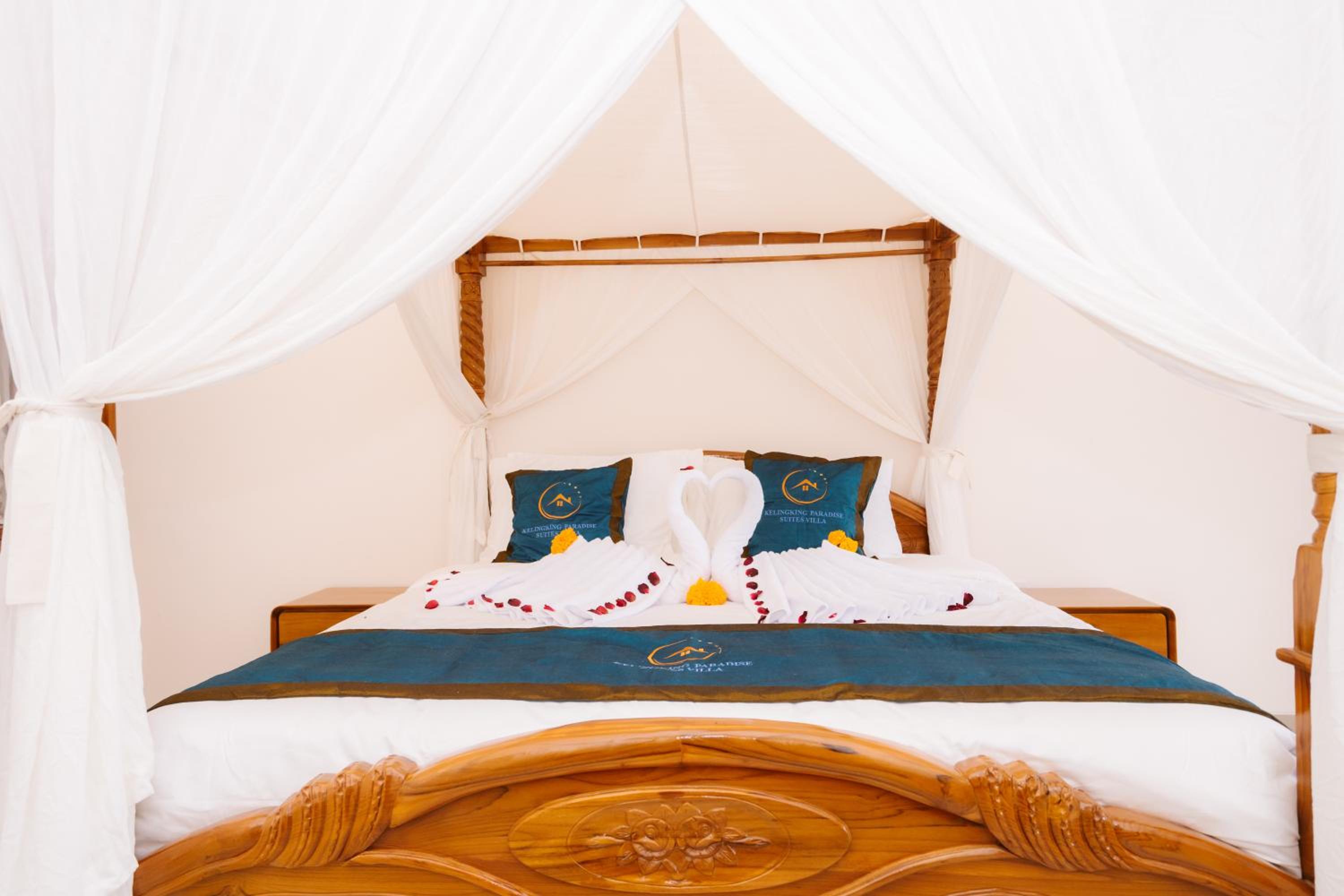 One-Bedroom Suite - Photo 2