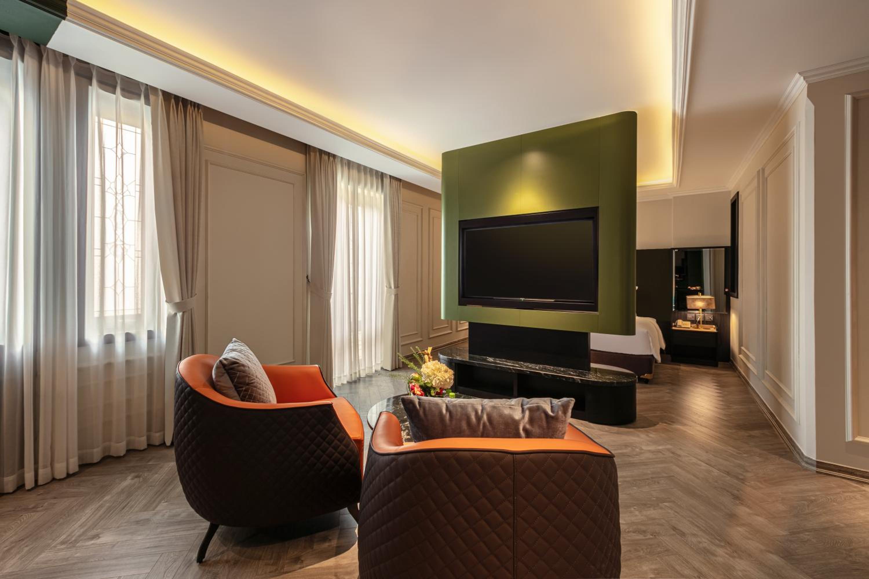Premier Suite - Terrace - City View