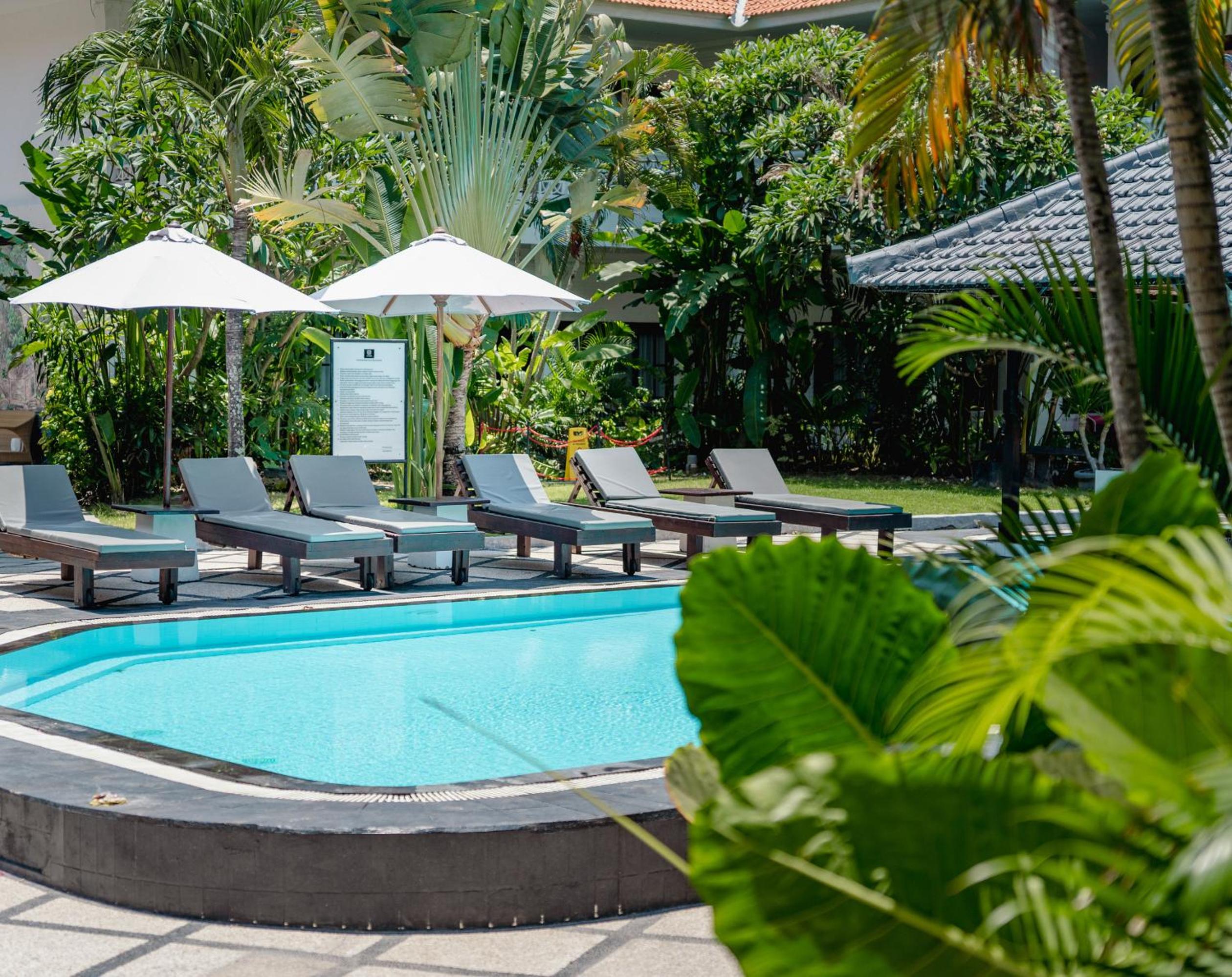Superior Double or Twin Room with Pool View - Photo 7