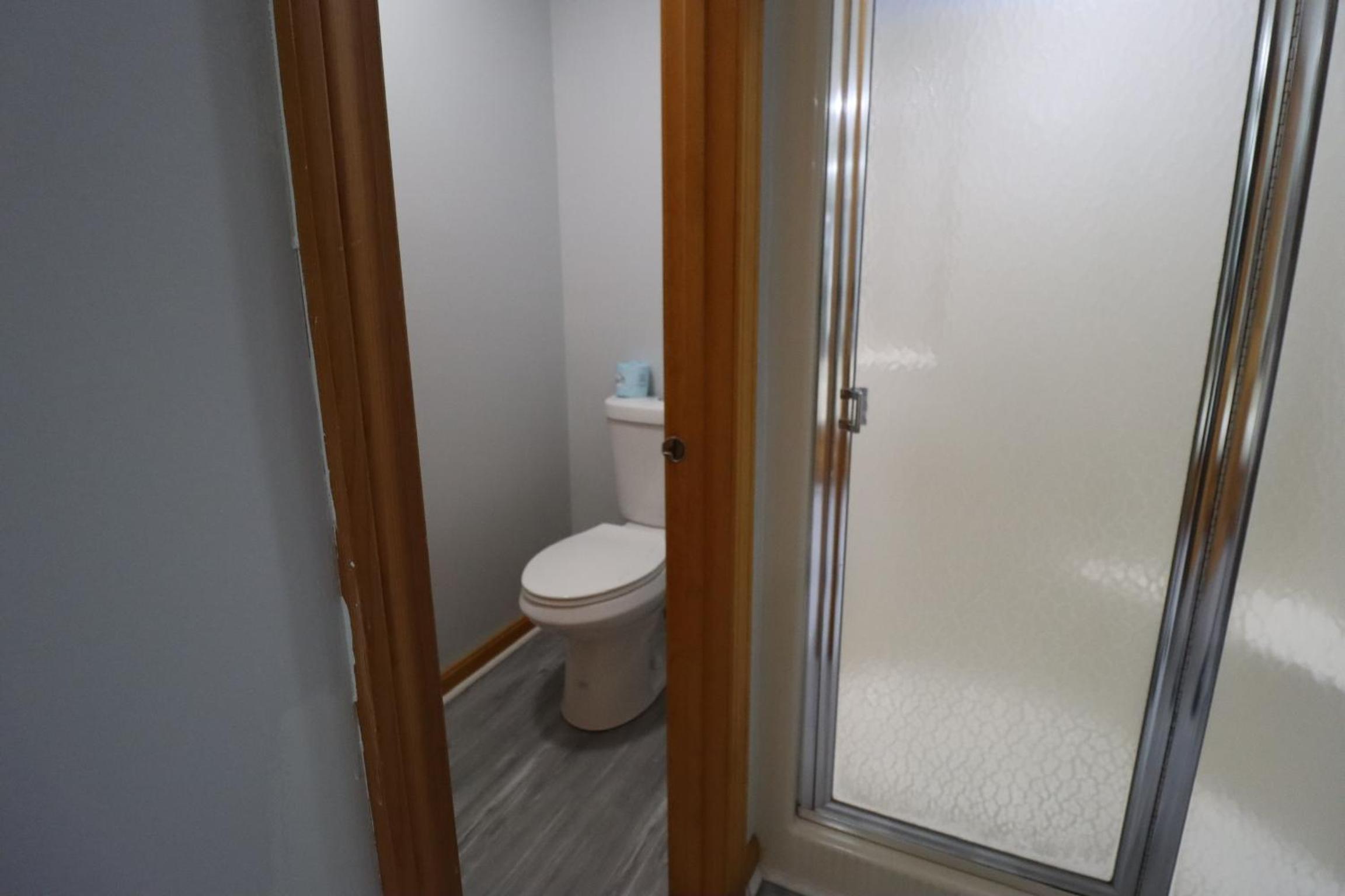 One-Bedroom Queen Suite - Non-Smoking - Photo 6