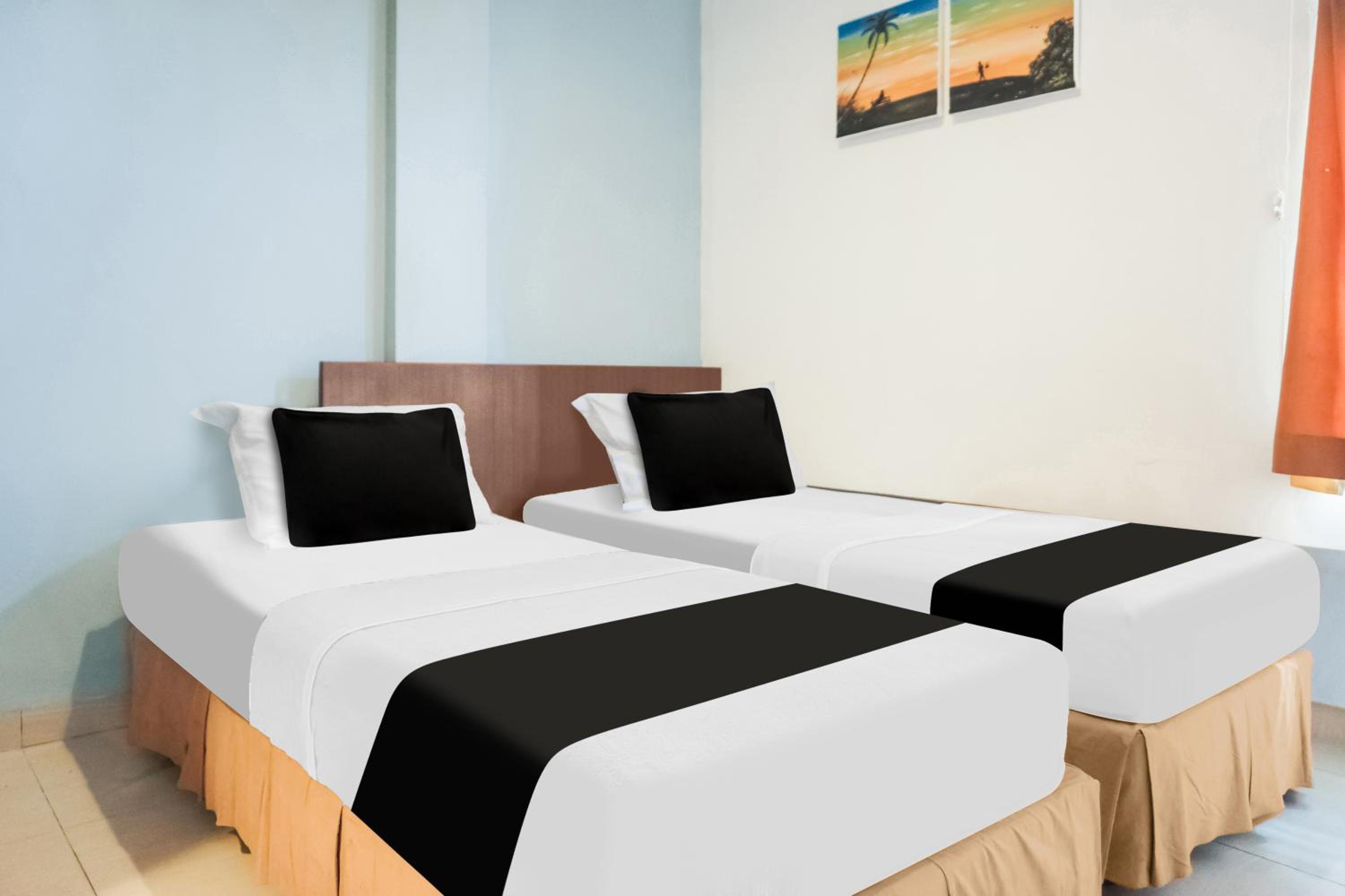 Delxue Twin Room photo 1