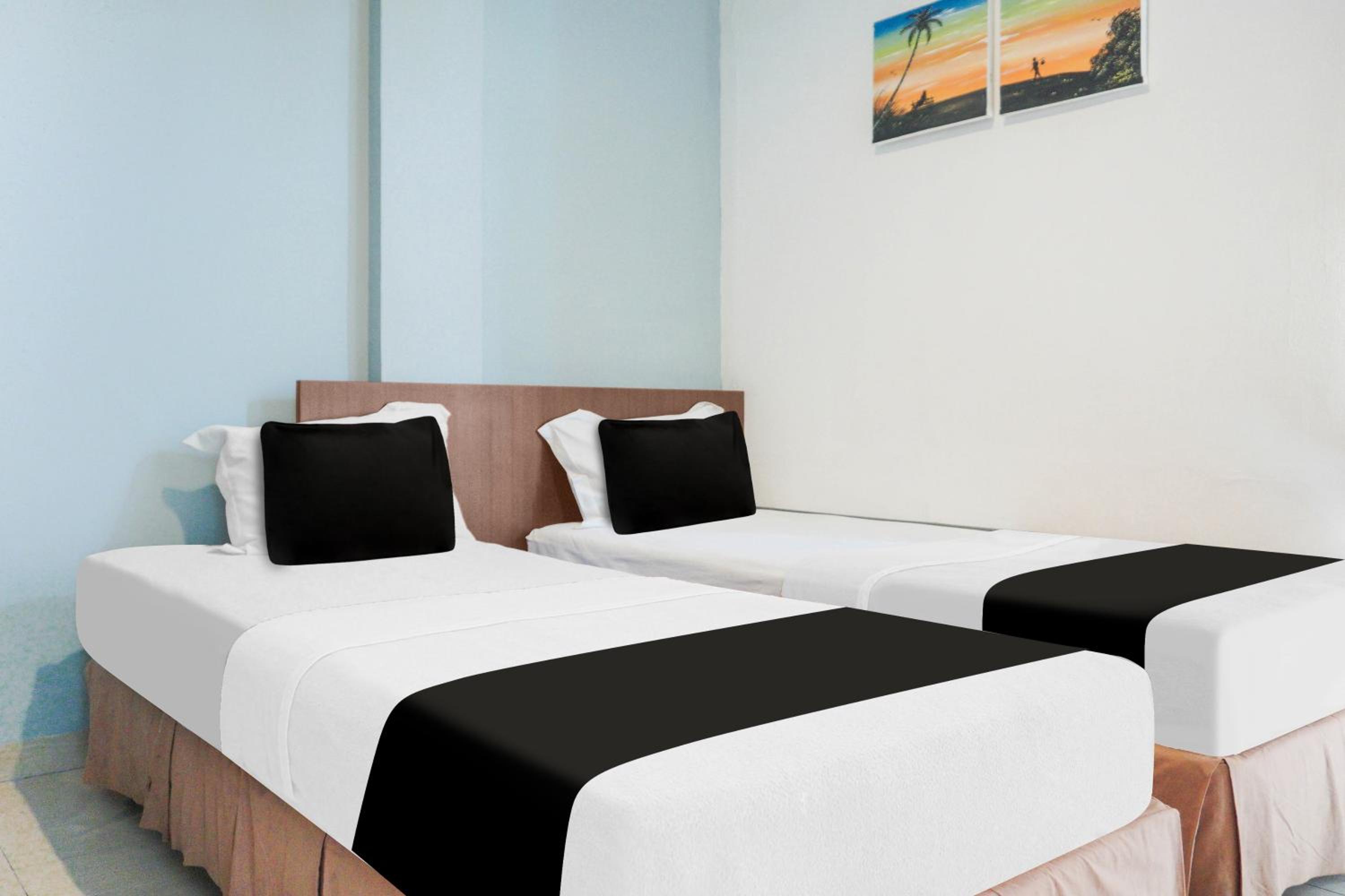 Delxue Twin Room photo 2