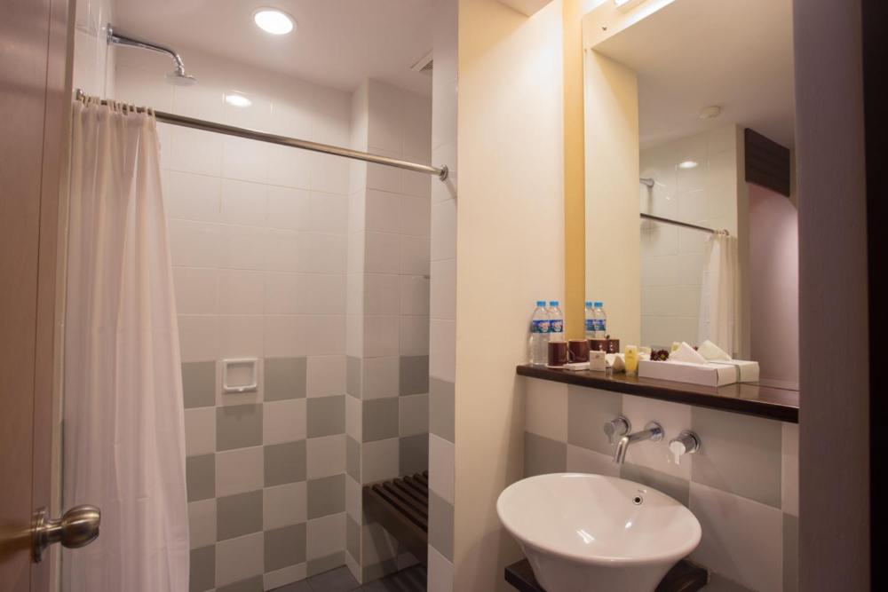 Junior Suite with Free Return Airport Transfer - Photo 6