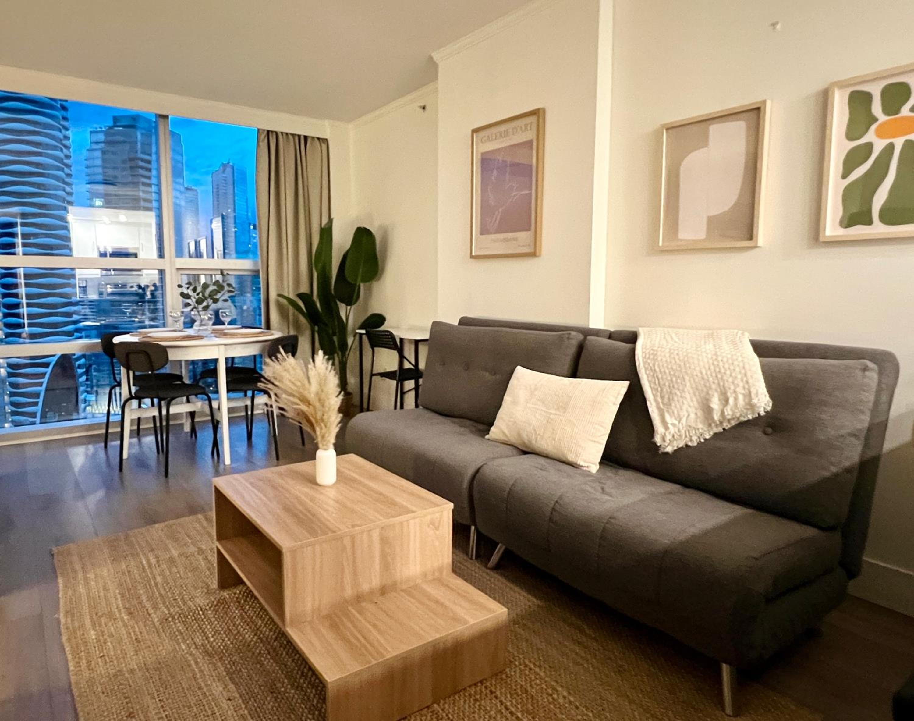 One-Bedroom Apartment photo 1