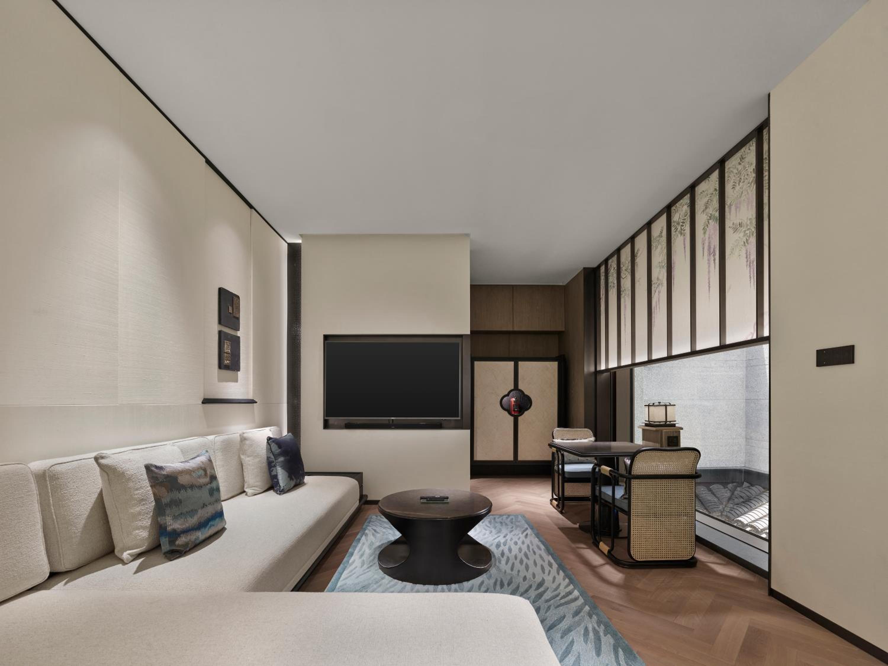 Lagoon View Pool King Room