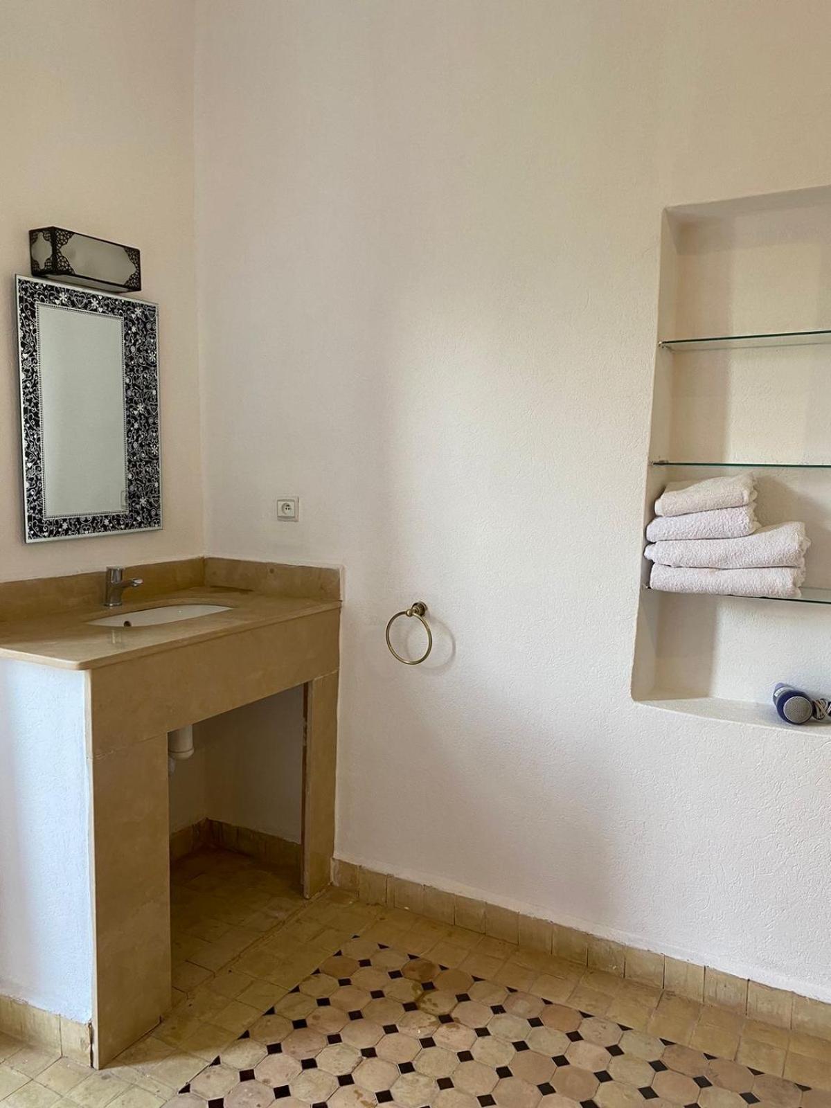 Deluxe Double or Twin Room with Balcony - Photo 3