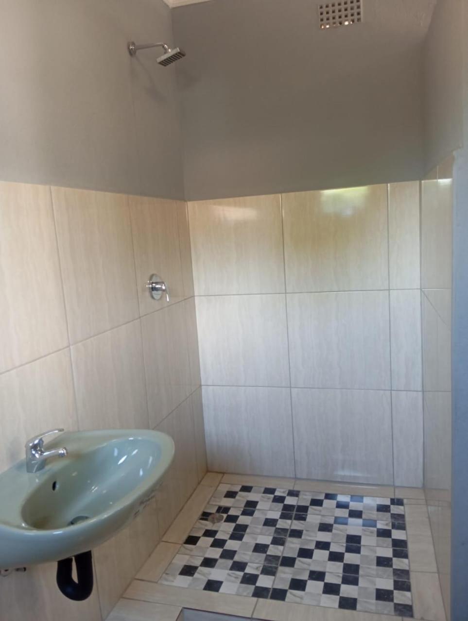 Deluxe Double Room with Bath photo 3