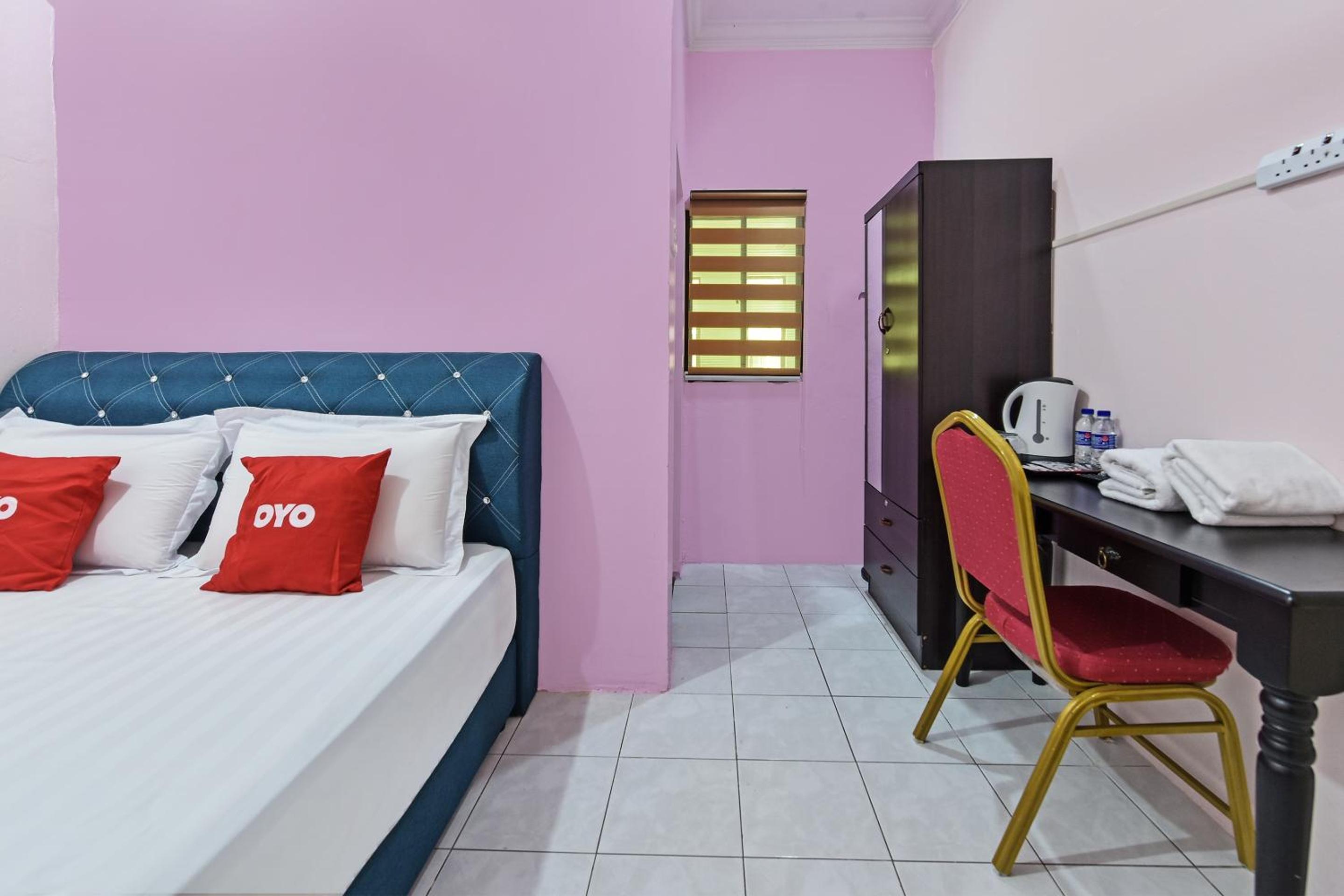 Deluxe Queen Room - Photo 3