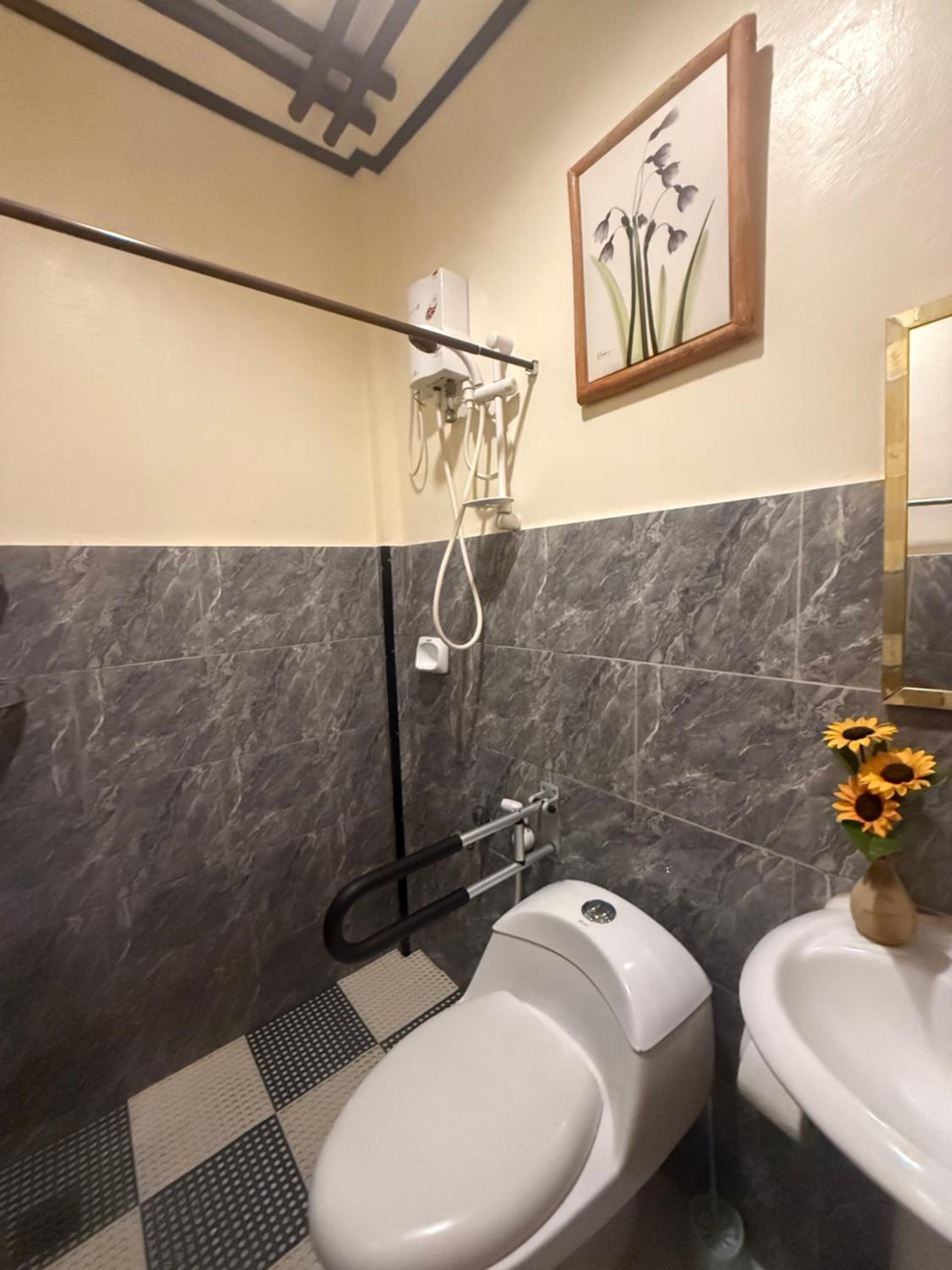 Double Room with Private Bathroom photo 2
