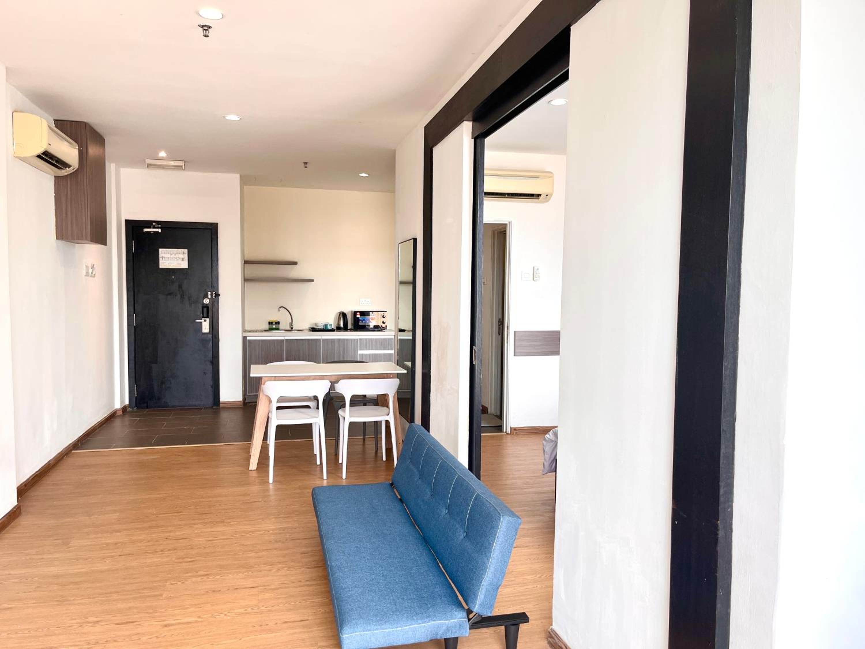 Deluxe Double Room with Balcony photo 3