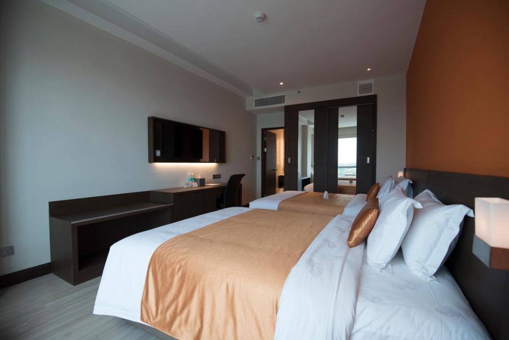 Executive Deluxe - Twin Bed (City View) - Photo 2