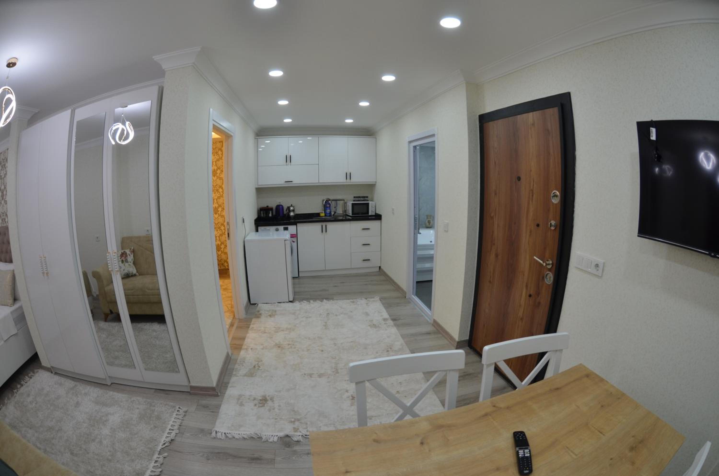 Deluxe Family Room photo 3