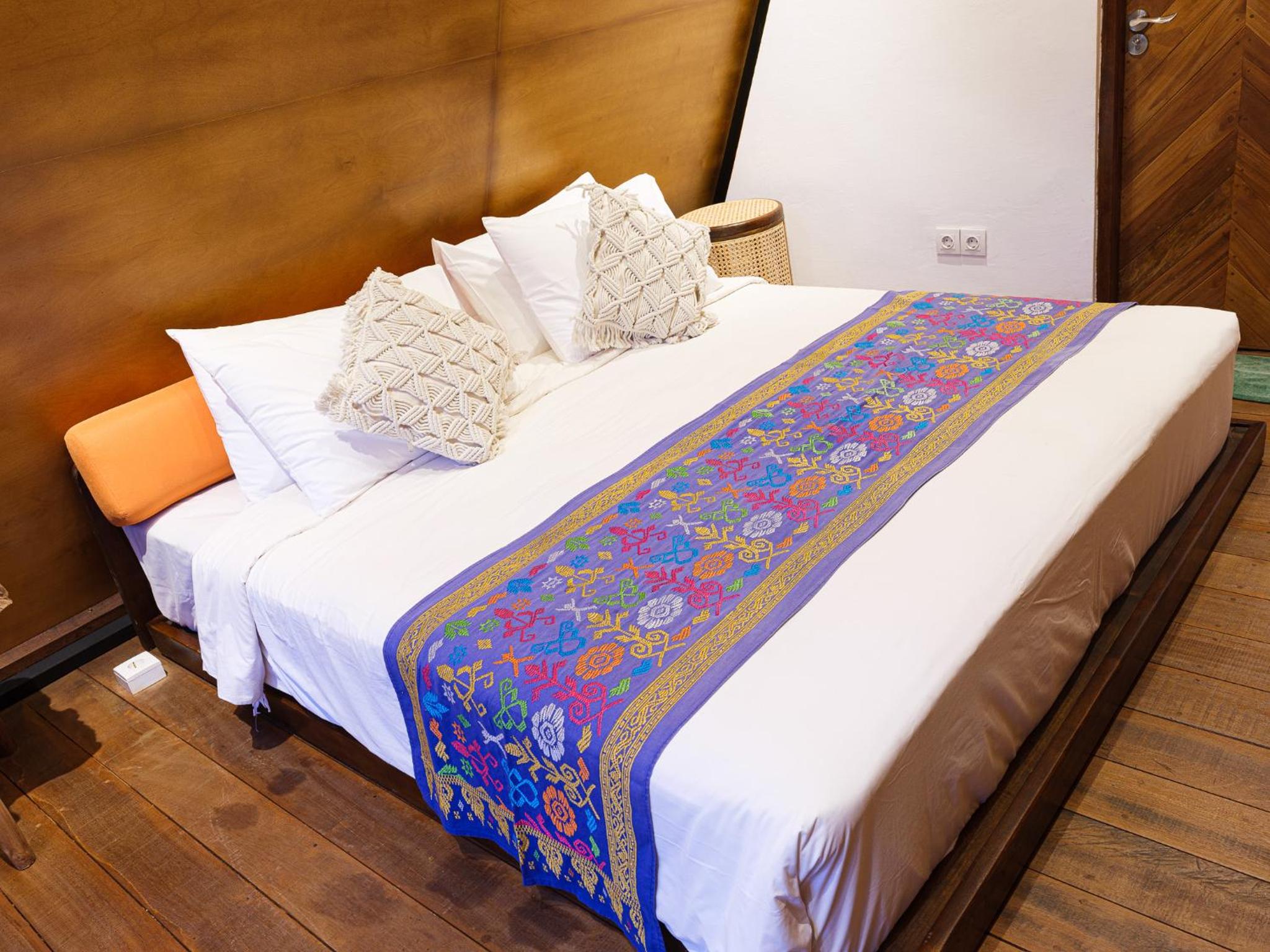 Standard Glamping Cabin - Photo 7
