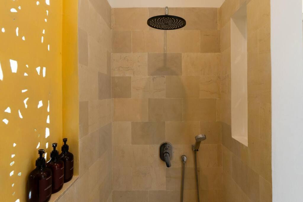 Villa photo 2