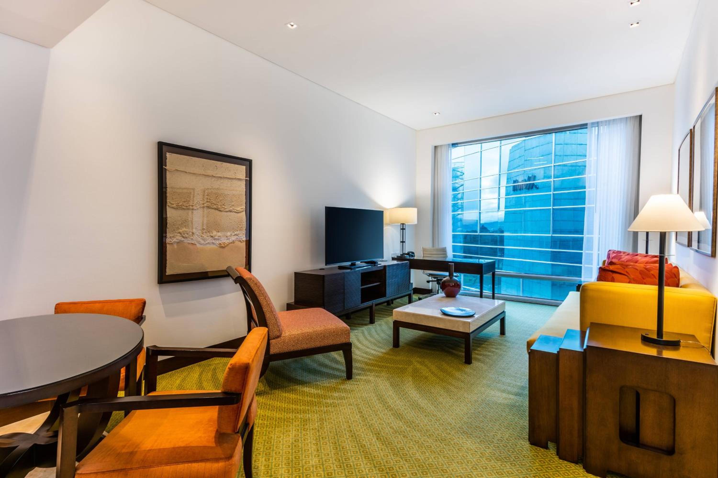 One-Bedroom Suite with Lounge Access photo 1