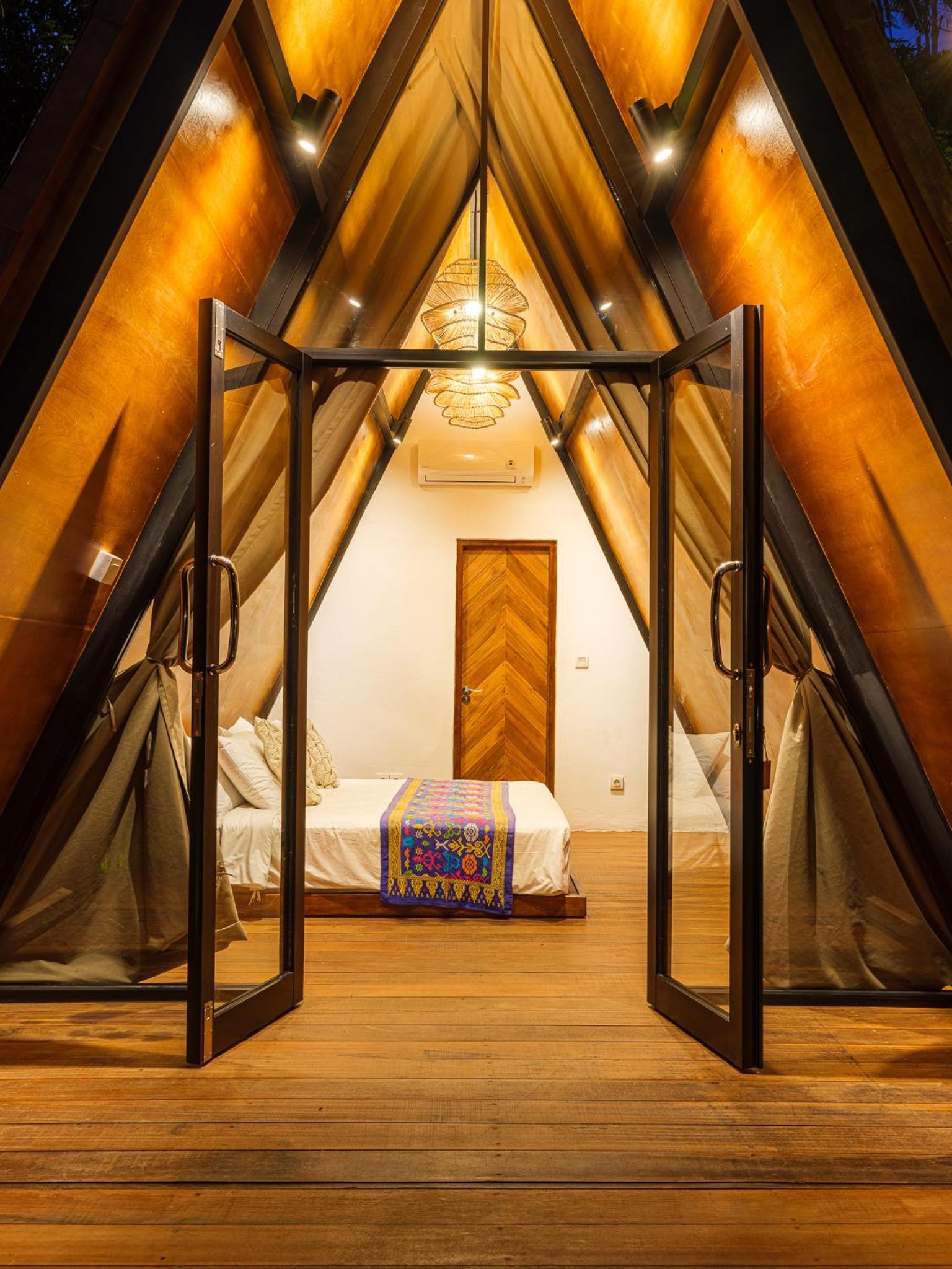 Standard Glamping Cabin - Photo 5
