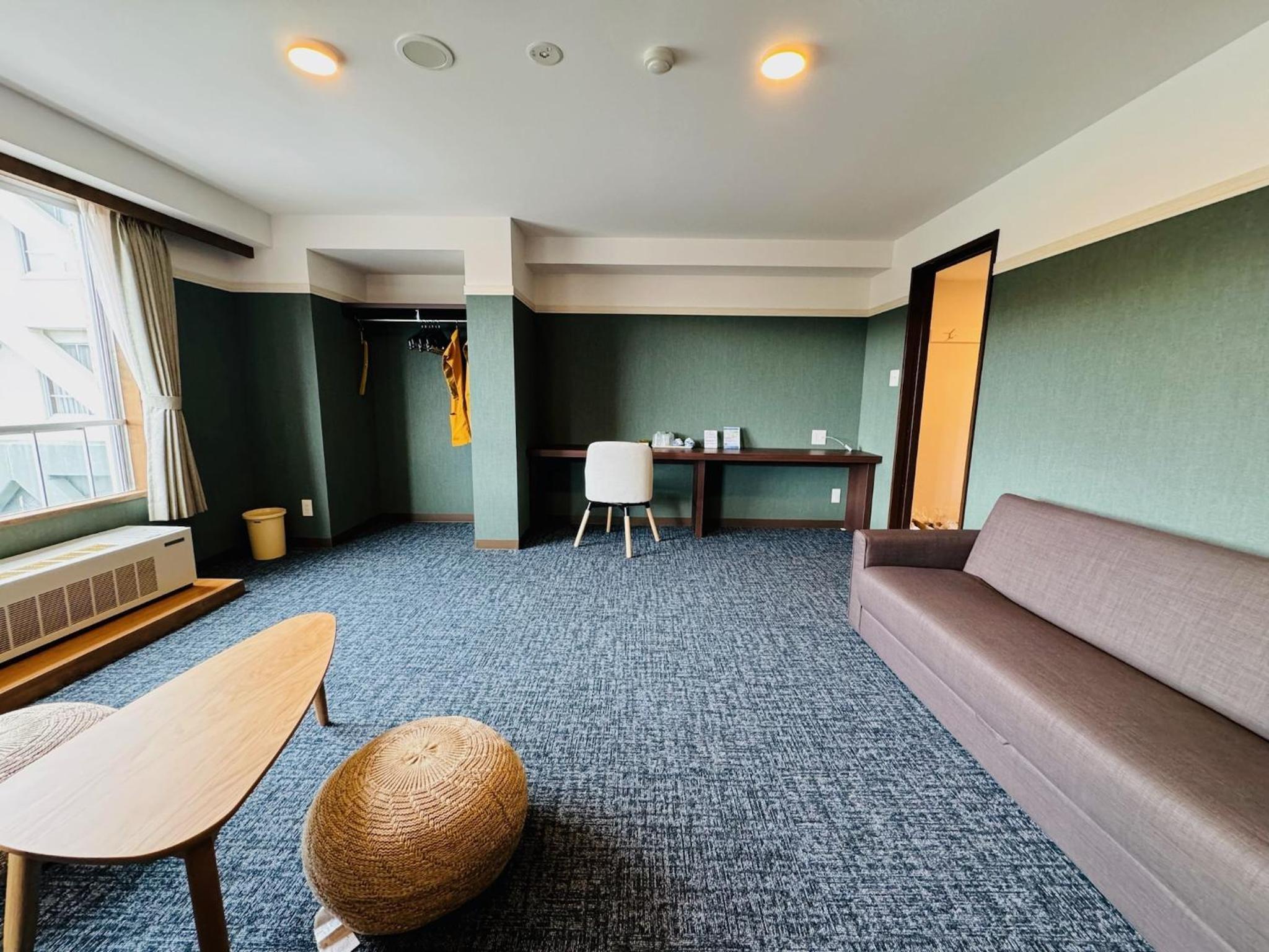 Family Room photo 3