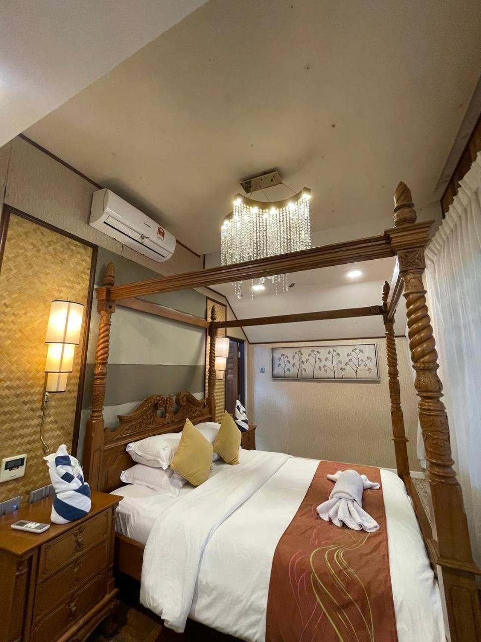 Suite With Private Pool photo 3