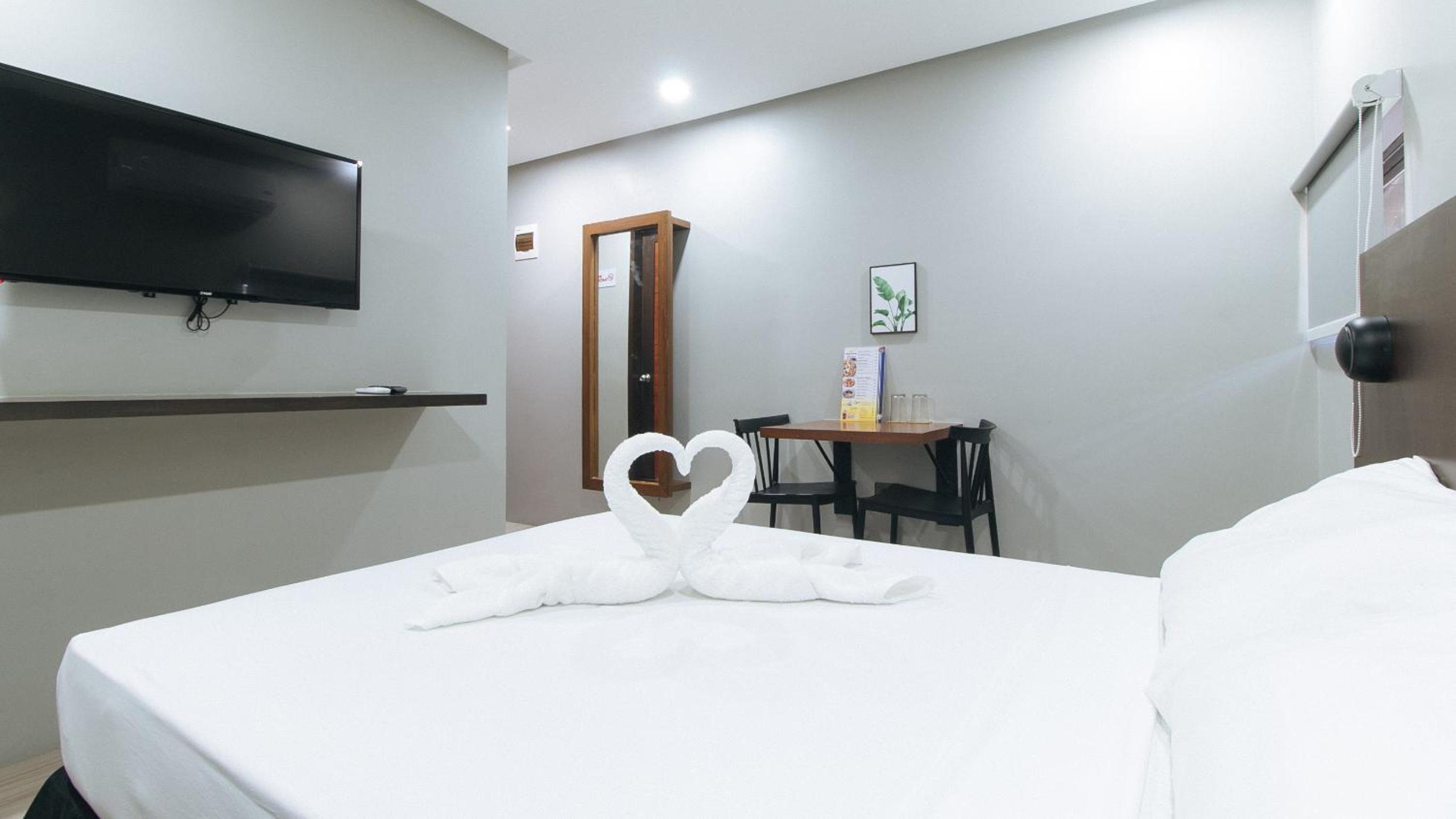 Deluxe Room - Photo 4